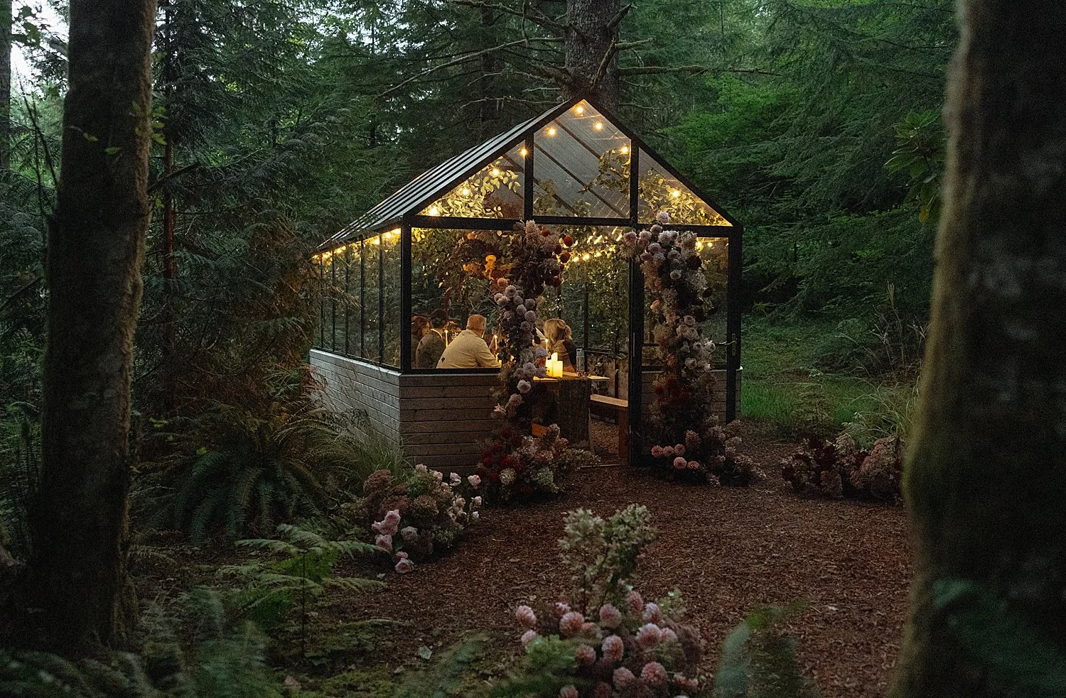 mt-hood-intimate-woodsy-woodlands-house-wedding_0039.jpg