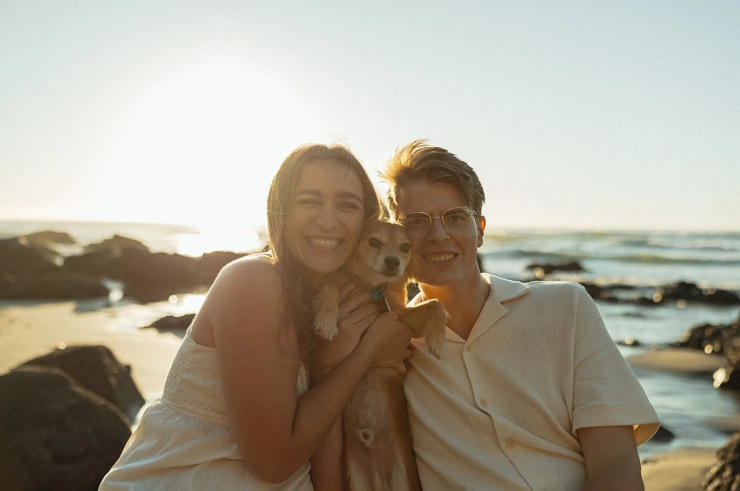 cannon-beach-engagement-photos-golden-hour_0015.jpg
