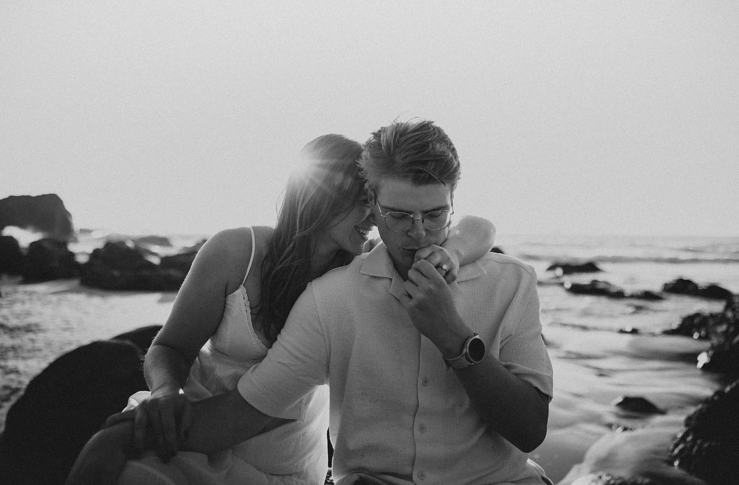 cannon-beach-engagement-photos-golden-hour_0017.jpg