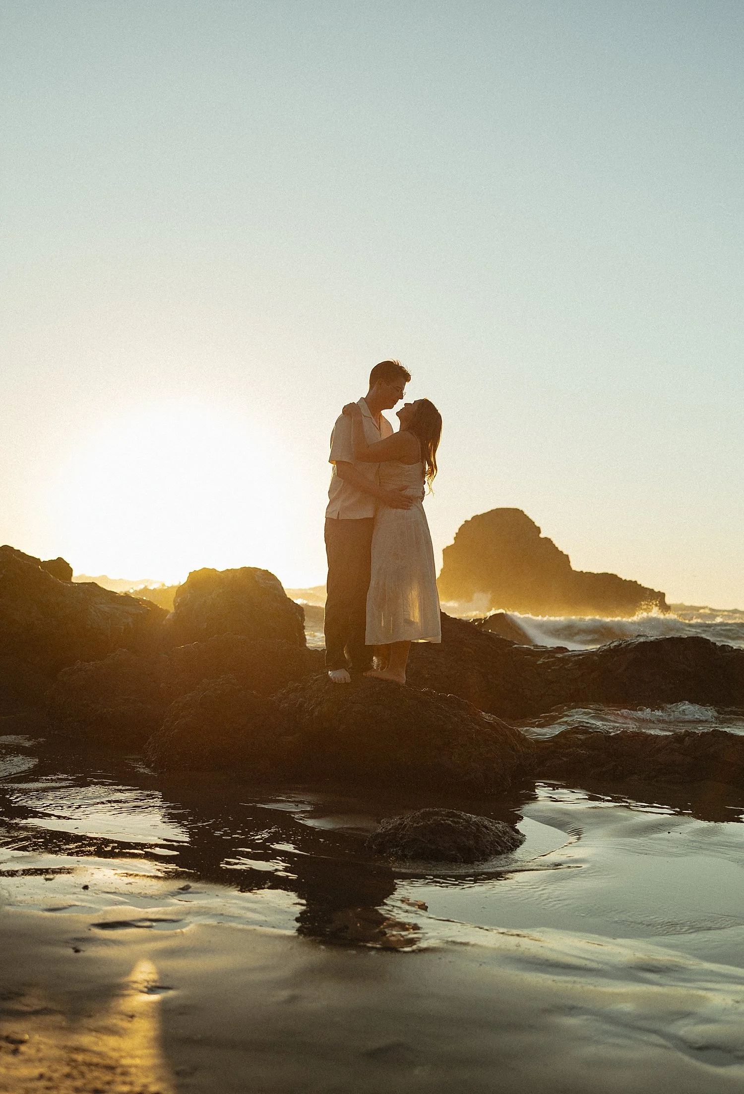 cannon-beach-engagement-photos-golden-hour_0027.jpg
