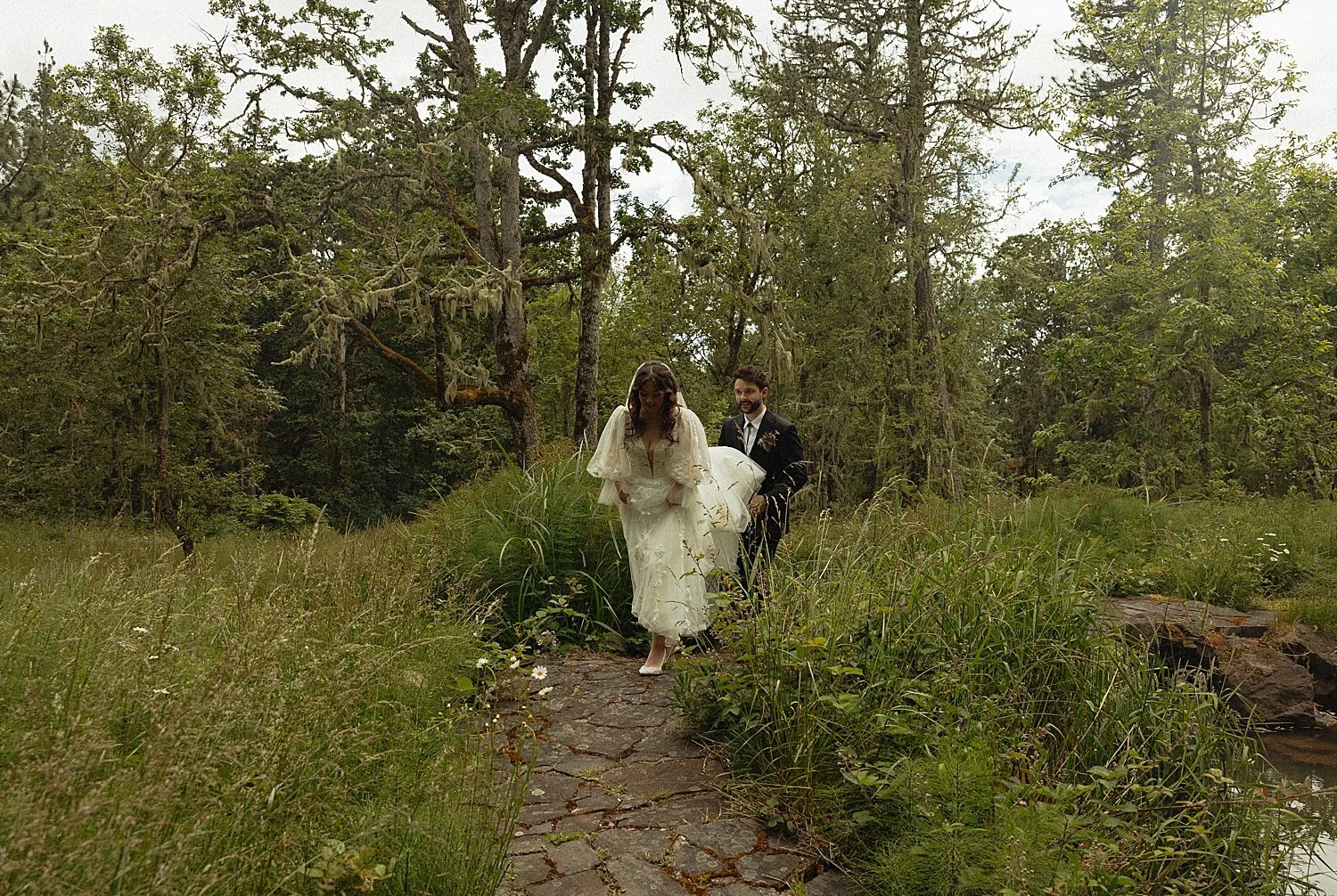 mount-tom-house-wedding-oregon_0008.jpg