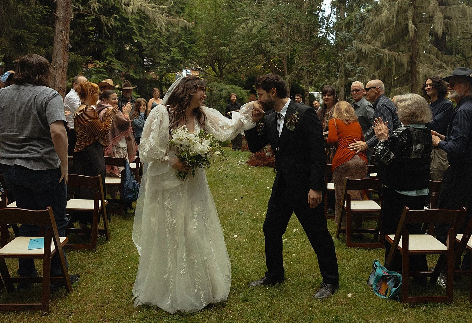 mount-tom-house-wedding-oregon_0022.jpg