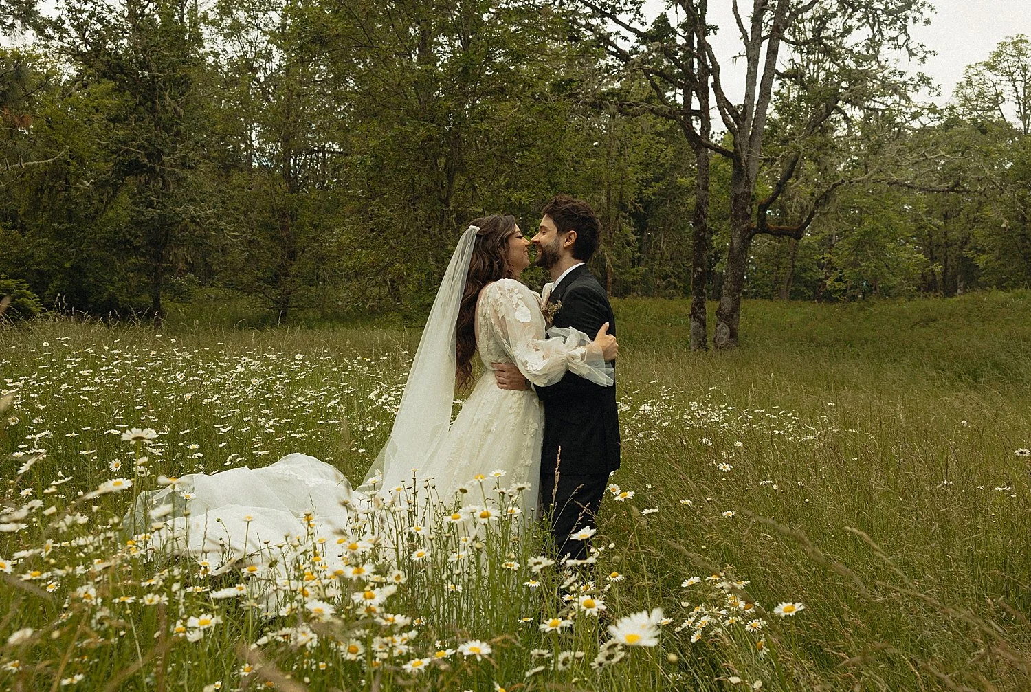 mount-tom-house-wedding-oregon_0009.jpg
