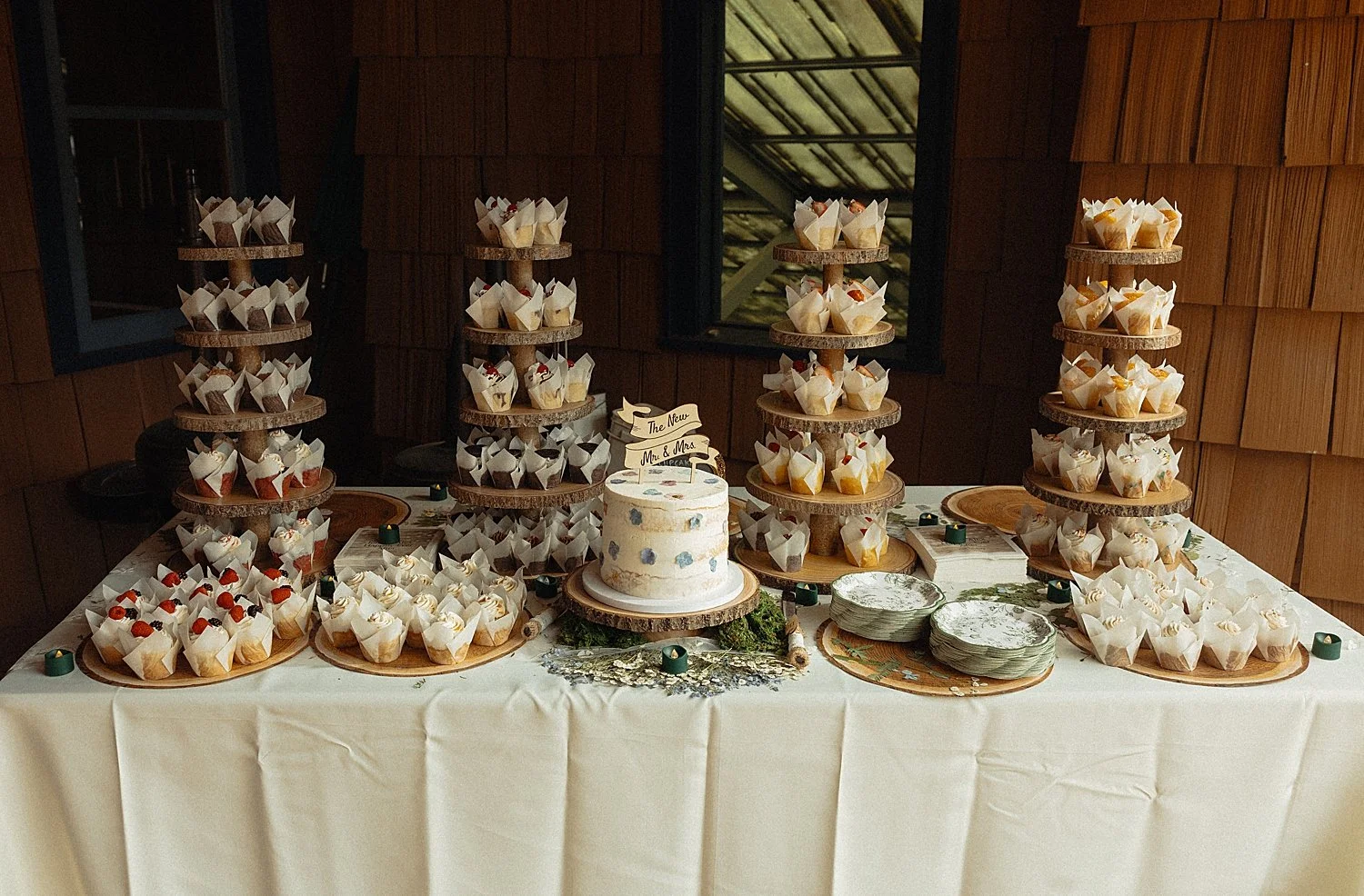 mount-tom-house-wedding-oregon_0025.jpg