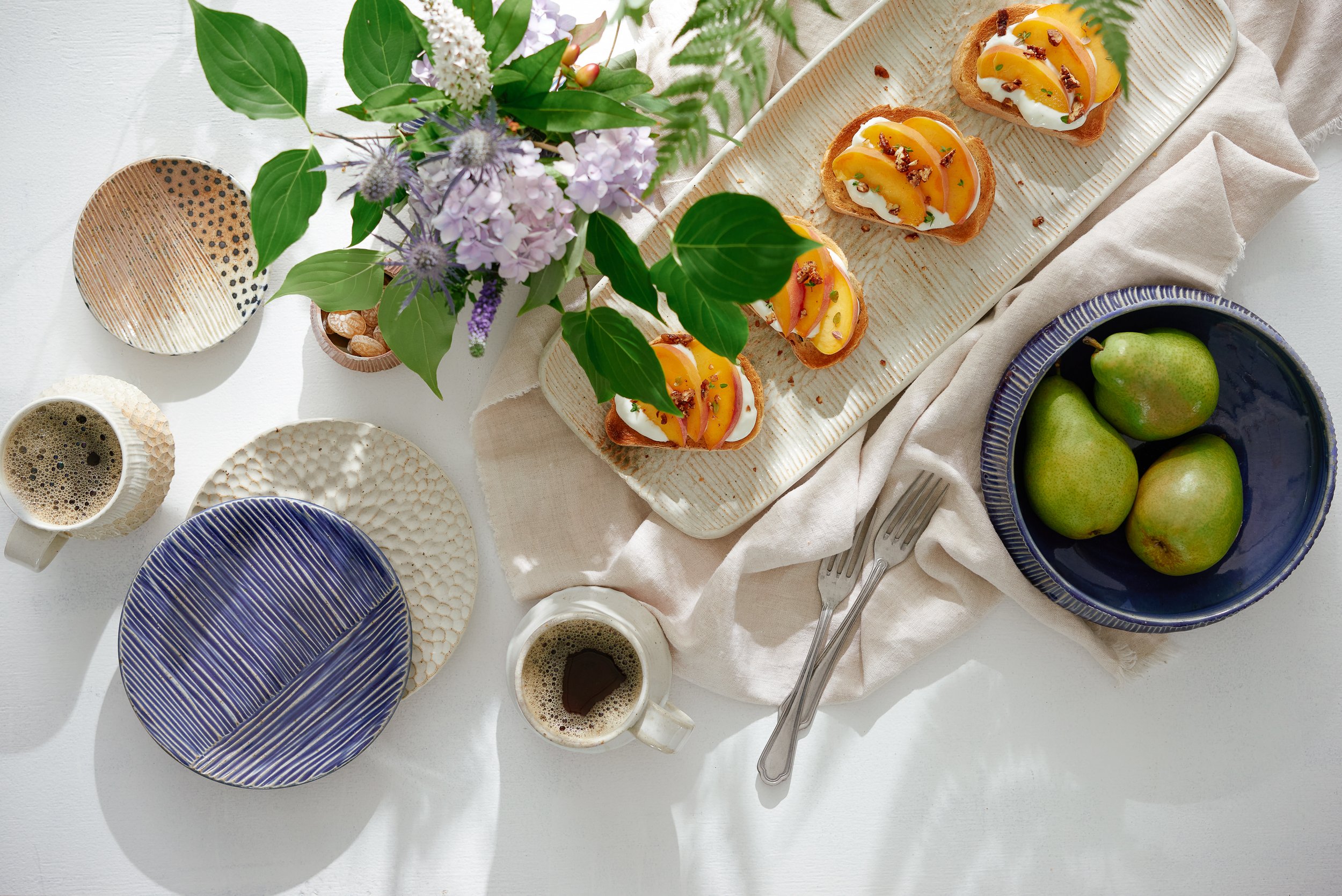 Henisee Pottery_Flatlay 1.jpg
