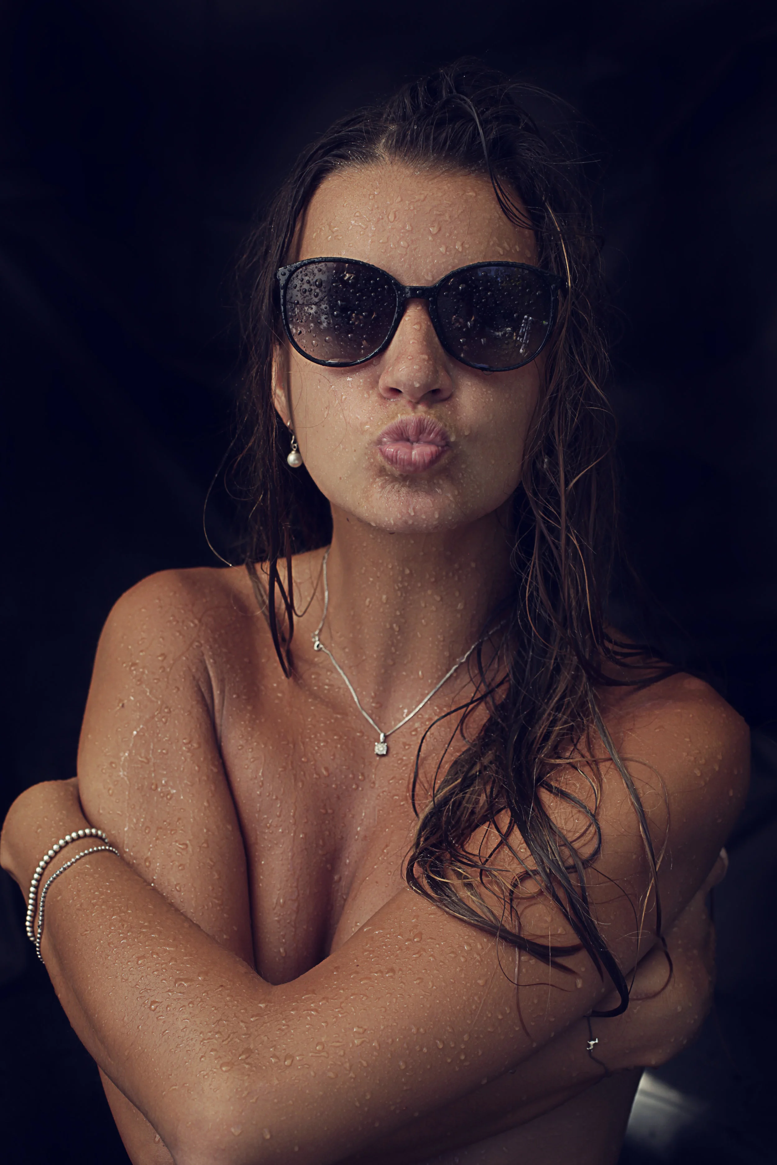 pip kiss 001x.jpg