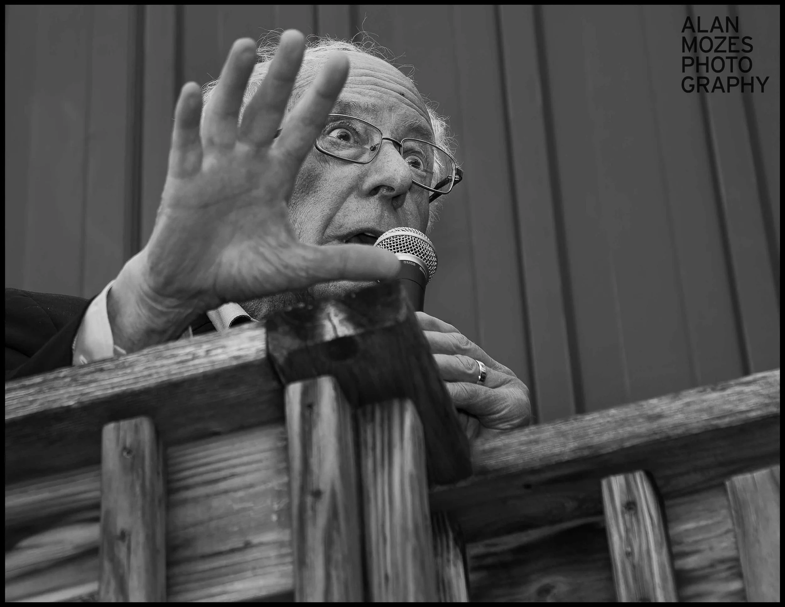 BERNIE_IOWA_1-3.jpg