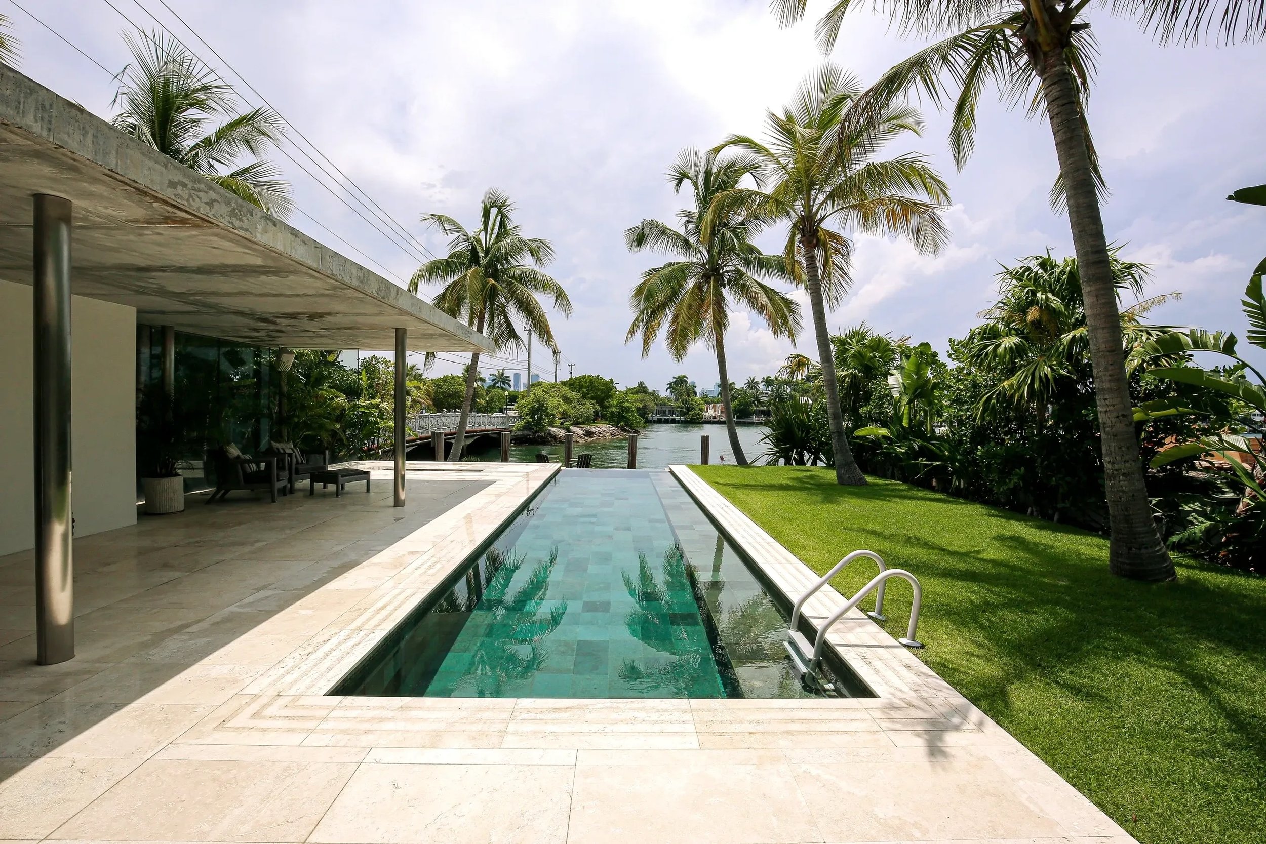 Rivo Alto Island Sukabumi KISO3.jpeg