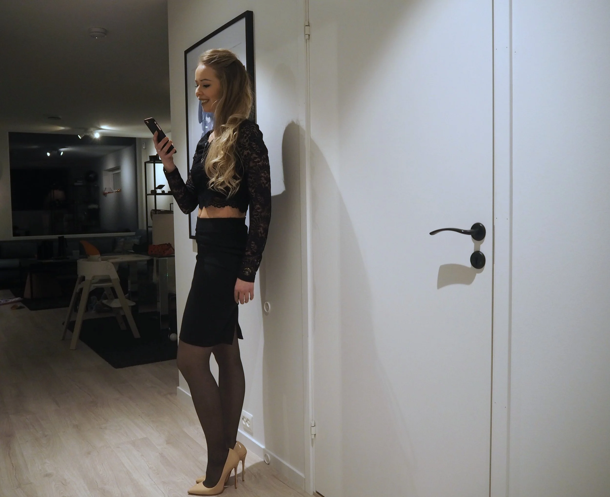 Julebords antrekk; Blyantskjørt med blondetopp og christian louboutin heler