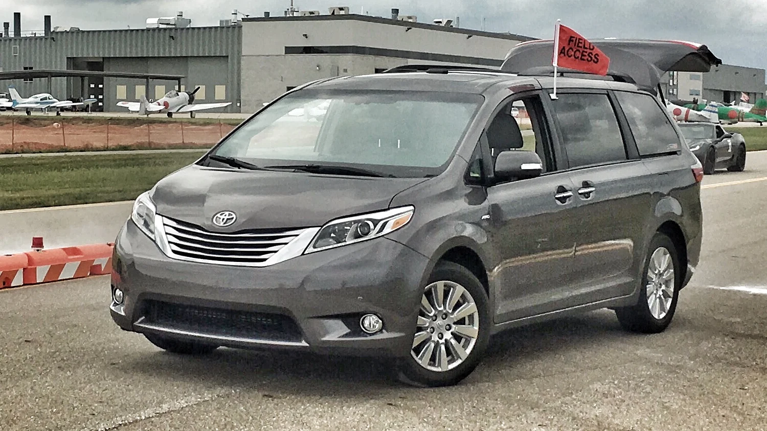 2017 Toyota Sienna Limited Premier AWD (Staff Photo)