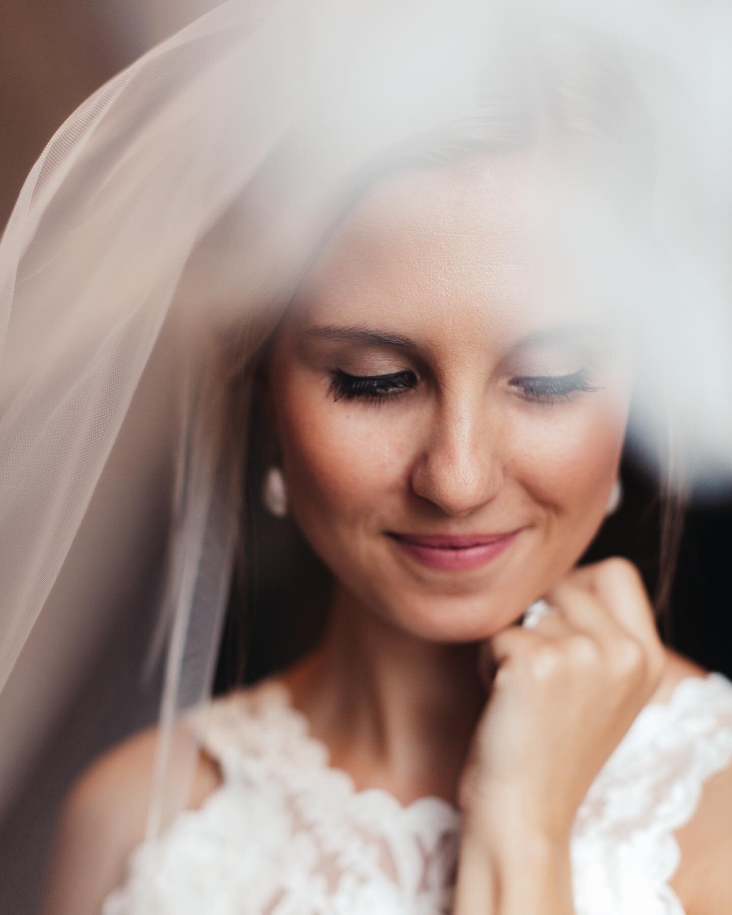 Kelly / we took her bridals at the capitol in May of 2018 and I remember it was during a torrential Texas sized downpour. She made everything effortless by being SO photogenic and easy-going :)