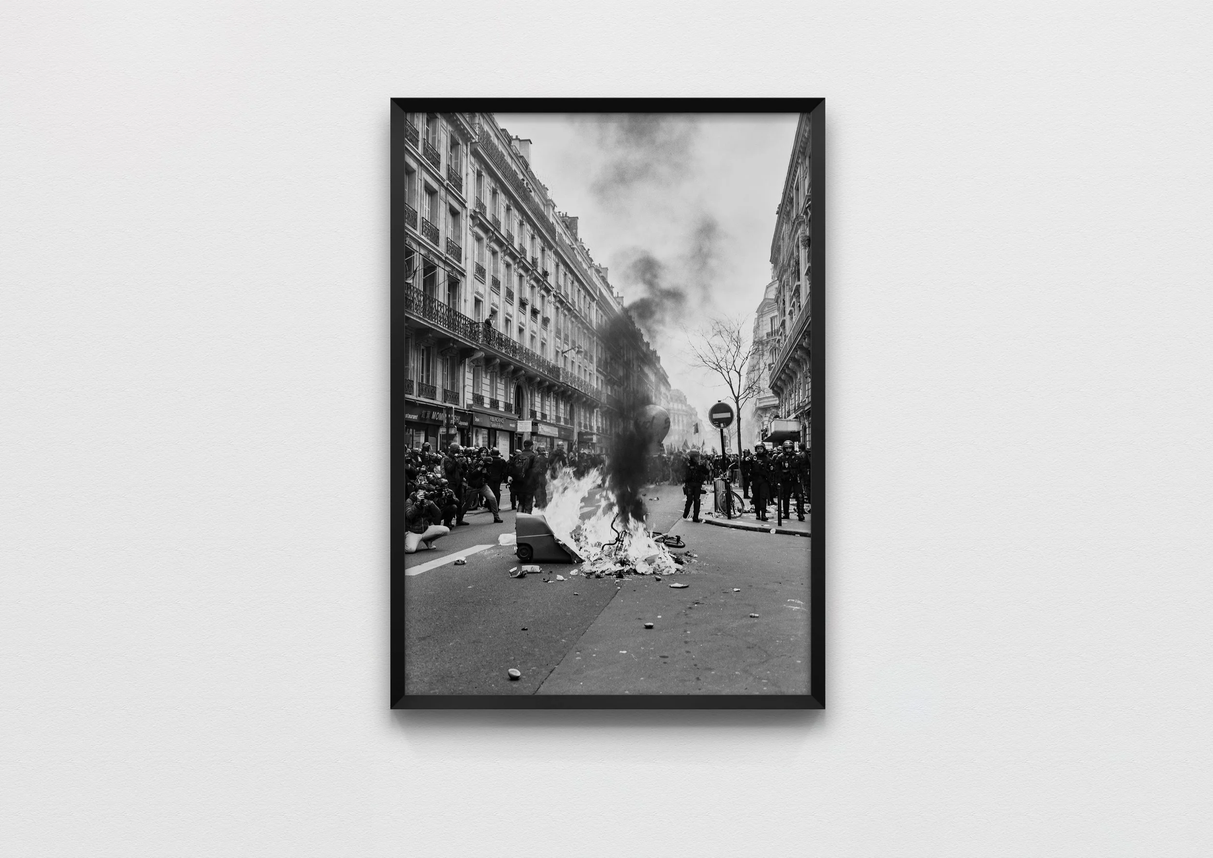 GARBAGE FIRE MEDIA ATTENTION Paris, France 2018 50 x 70 Archival Print