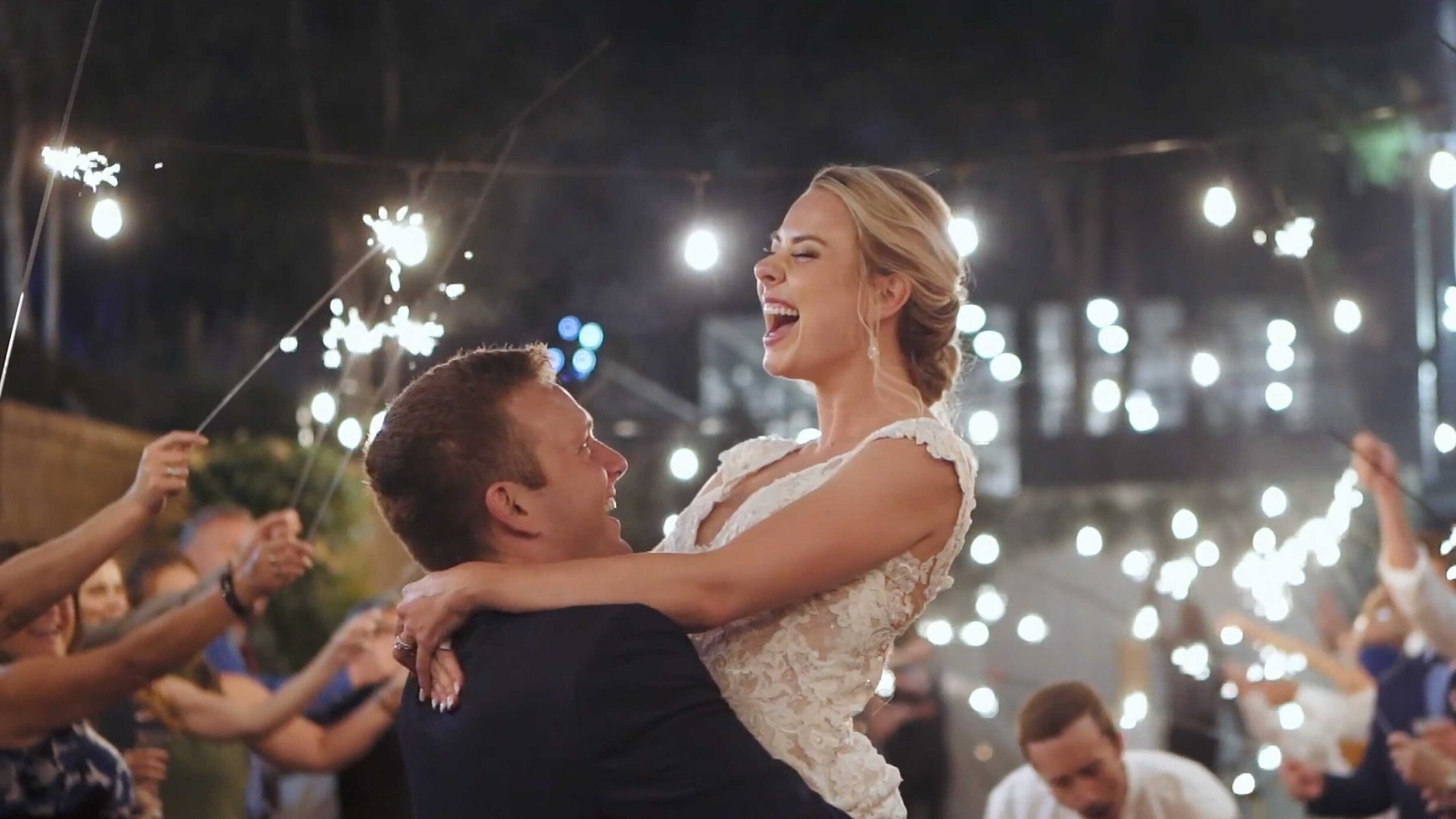 Ashton + Tony's Dreamy Downtown Minneapolis Wedding