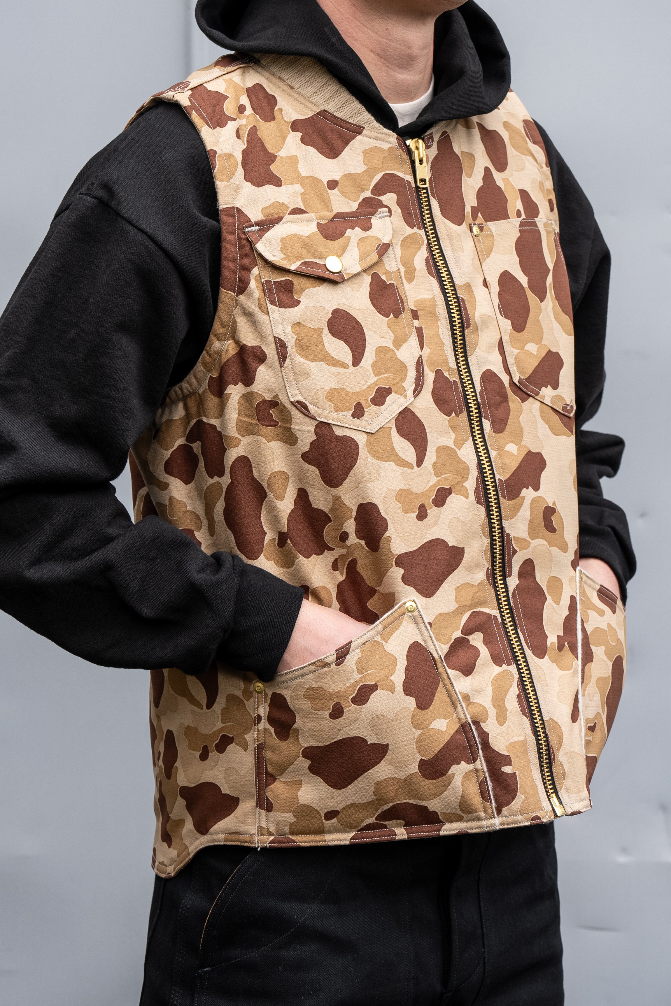 Duck Camo Insulated Vest-1.jpg