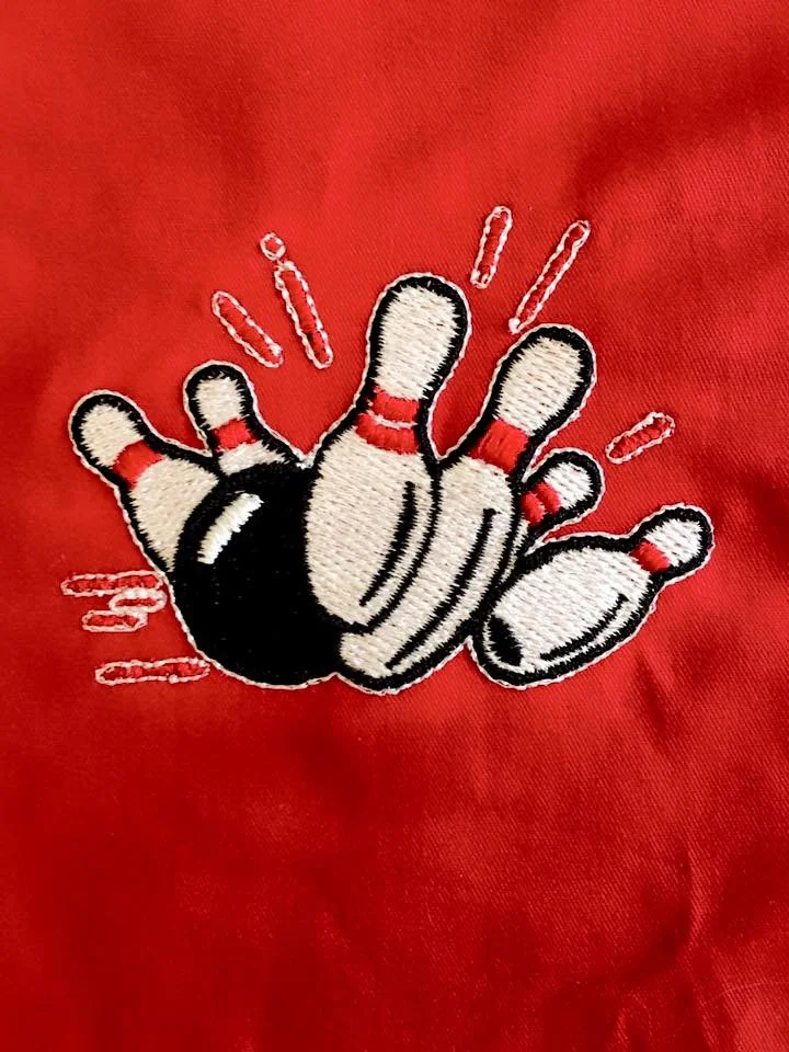  Embroidered emblem on custom bowling league uniforms 