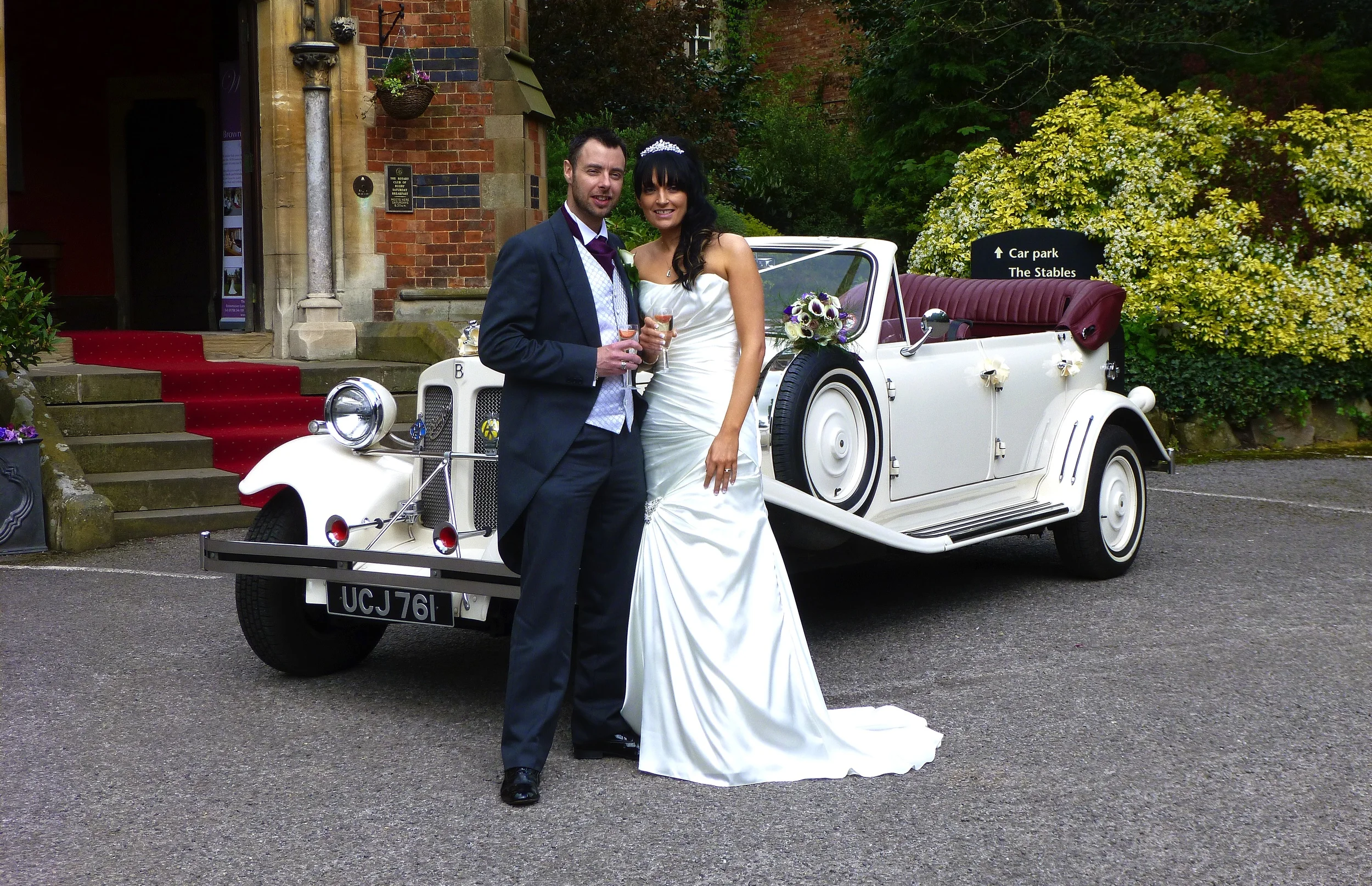 A welcome toast for the couple on arrival at Brownsover Hall. We love this venue, such a lovely building and so peaceful yet only a short distance from Rugby Town.