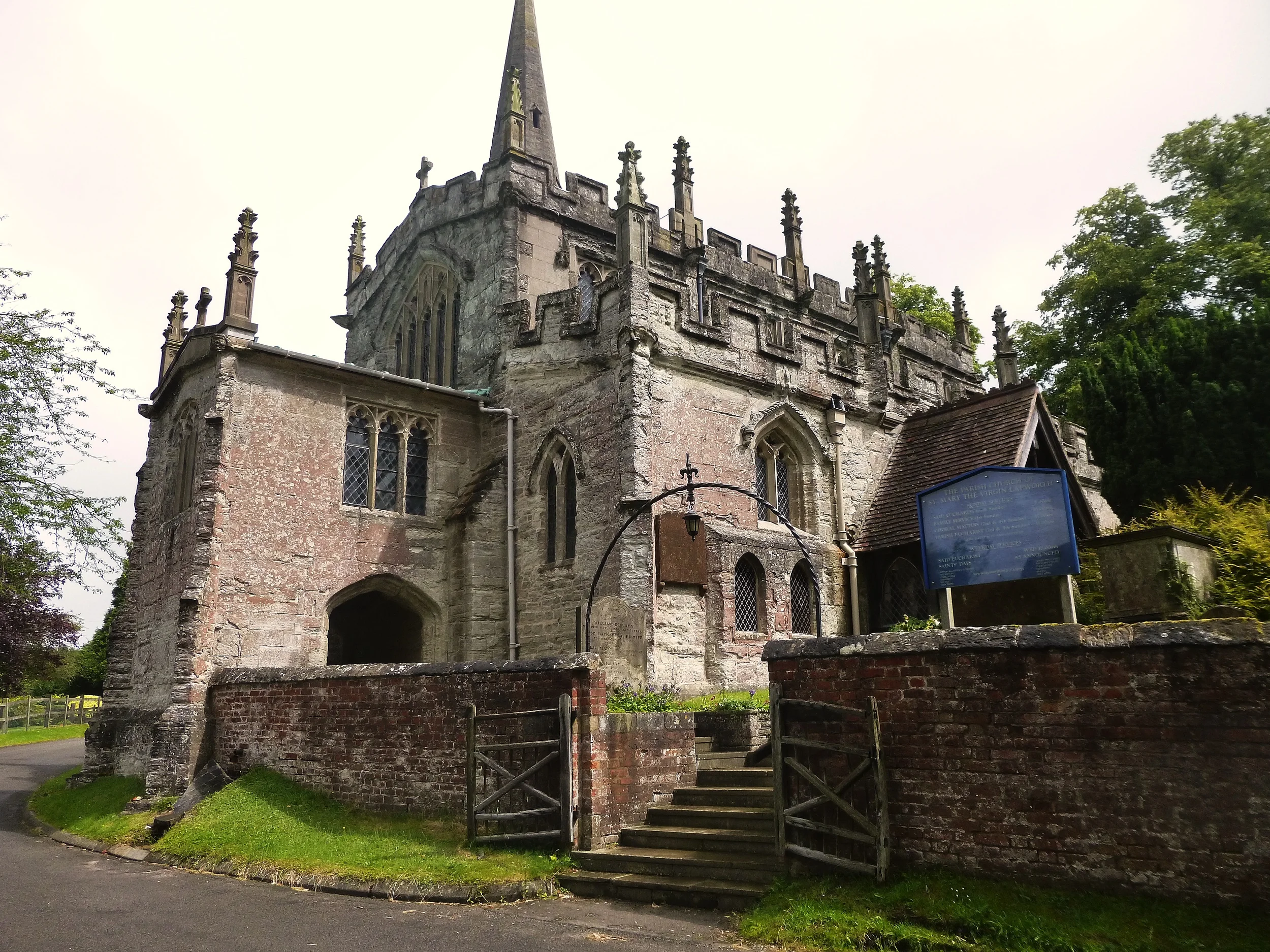 A few weeks ago I wrote a blog on my favourite Warwickshire Churches. St. Mary the Virgin Church, Lapworth has to be added to the list. I hope another couple book soon so that we can make a further visit!