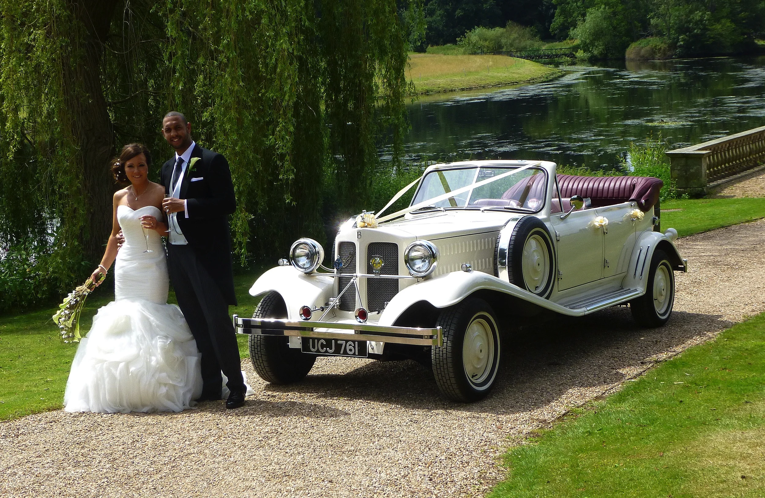 This is one of my favourite wedding locations. By the river Avon at Stoneleigh Abbey. www.stoneleighabbey.org