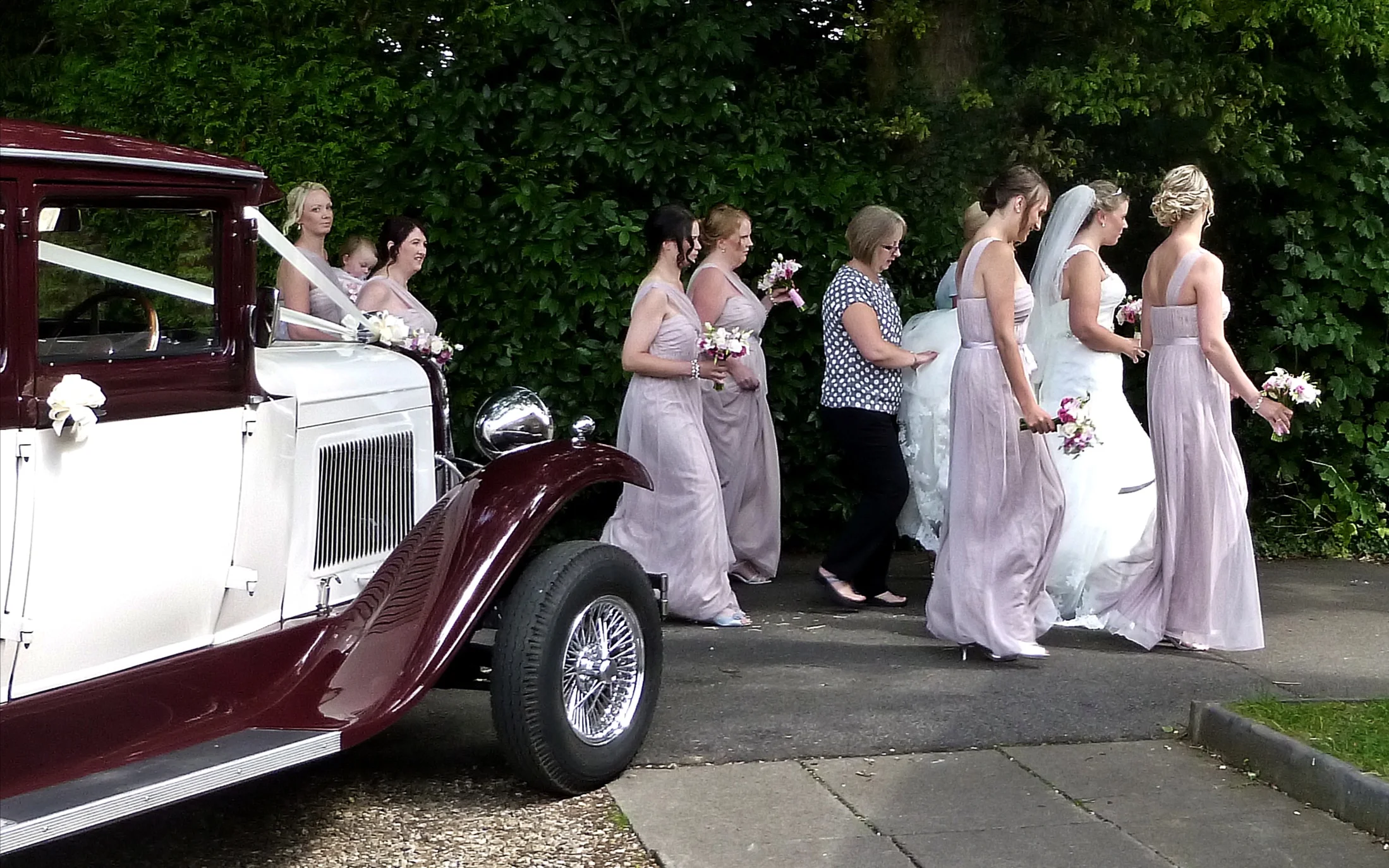 Dawn and her supporting cast eagerly off to her Wedding at the beautiful Catthorpe Manor, near to Rugby.