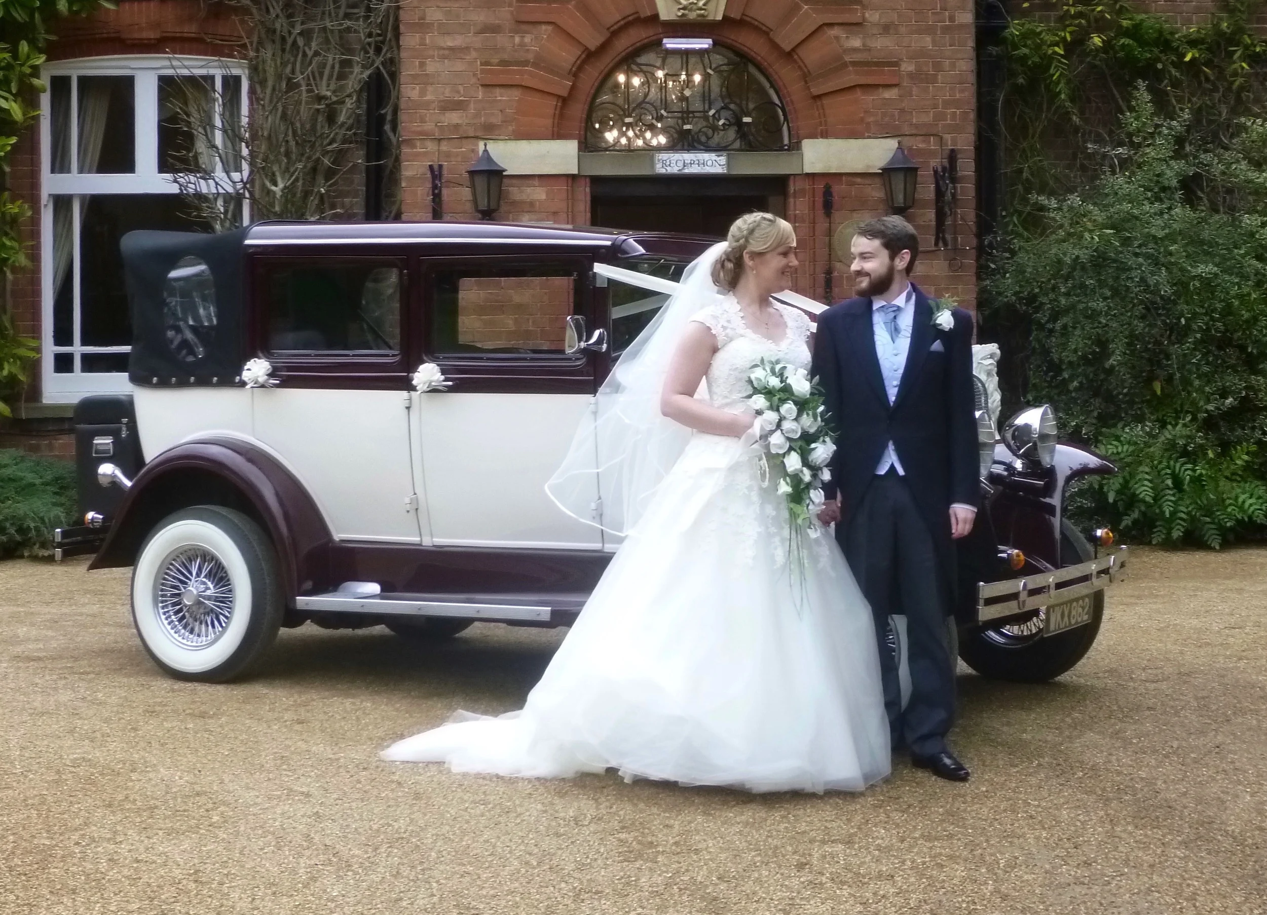 Lisa and Darren arrive at Ardencote Manor from the Church service in the village of Claverdon. Beautiful surroundings for a lovely Wedding. Our best wishes to Lisa and Darren for a happy future together.