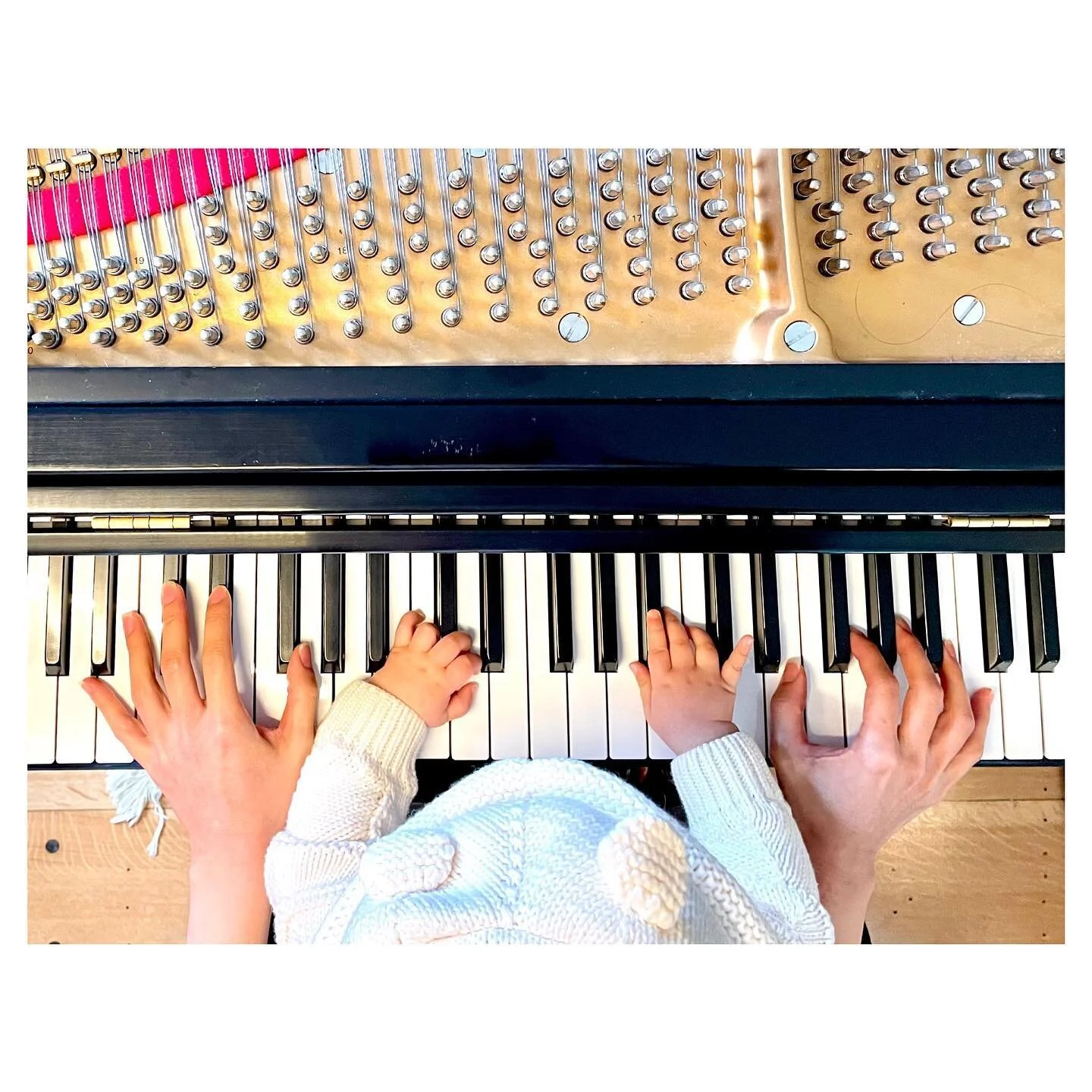 This little one has the keys to my heart and soul 🎹🔐👩&zwj;👧💖🌸 #motherhood #babyhood #gratitude #infinitelove #happymothersday