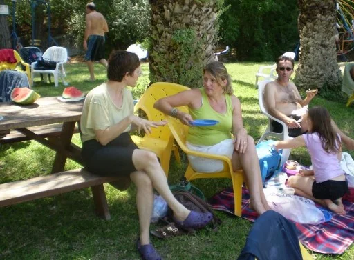 JaniceKayeWithHelen&SimonOster_512.jpg