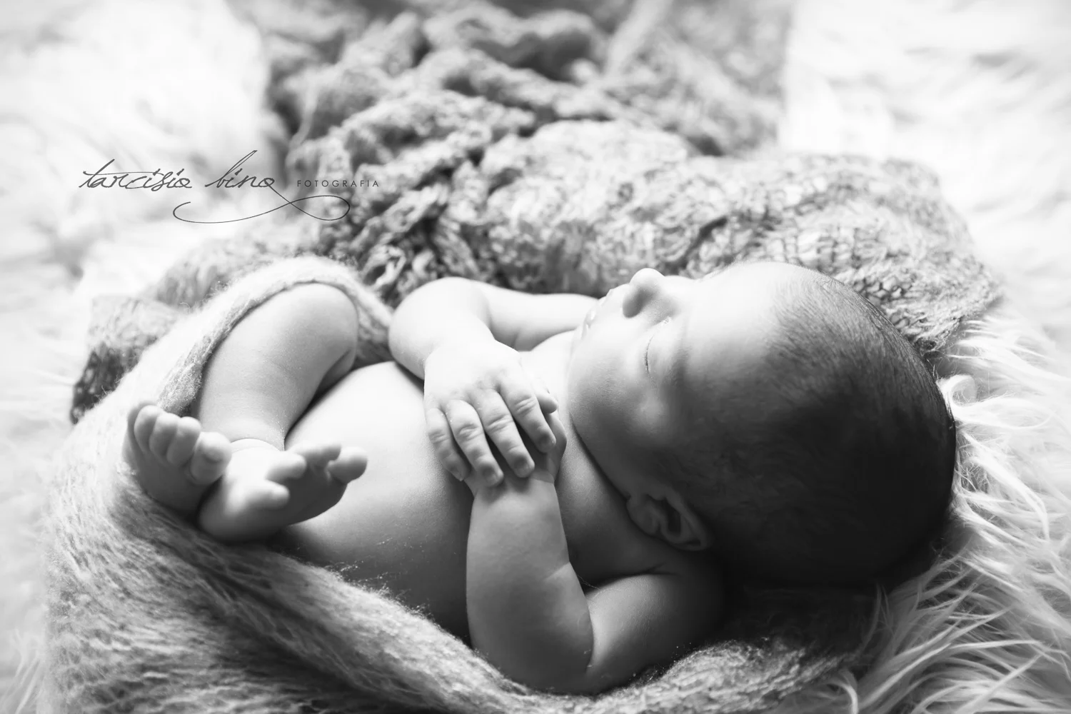 141115-Newborn-Eduardo-0024-final-final.jpg