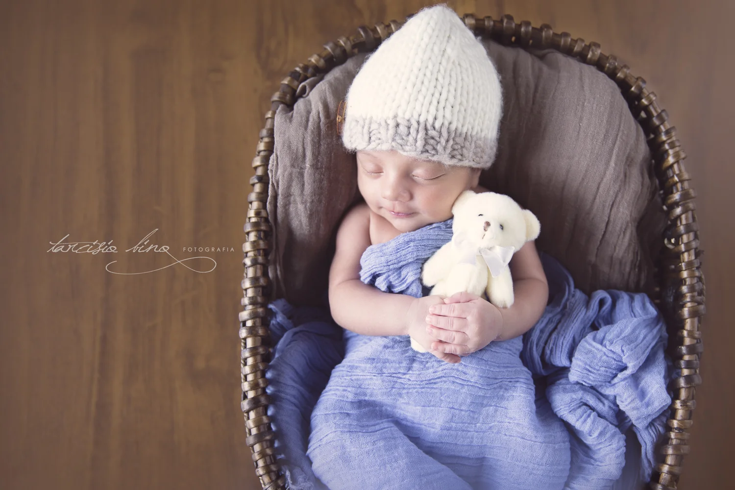 141115-Newborn-Eduardo-0069-final-final.jpg