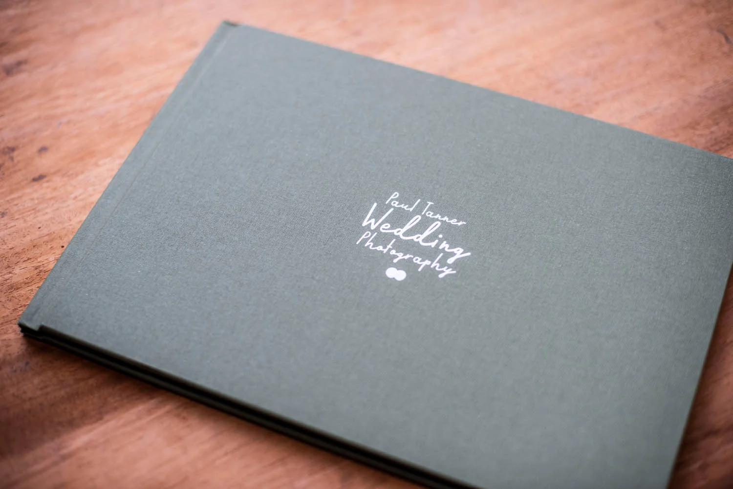 WEDDING-BOOKS_002.jpg