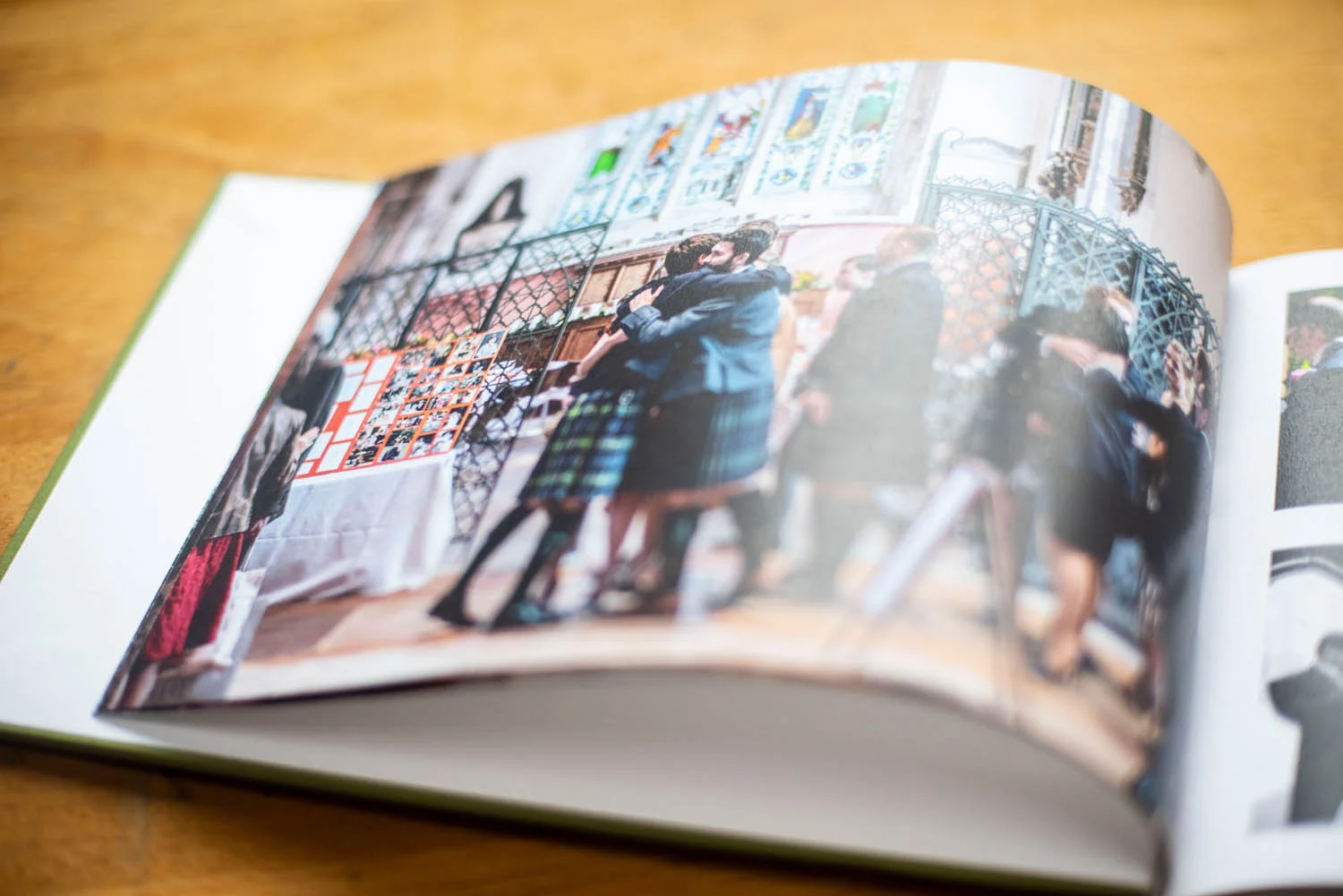 WEDDING-BOOKS_007.jpg