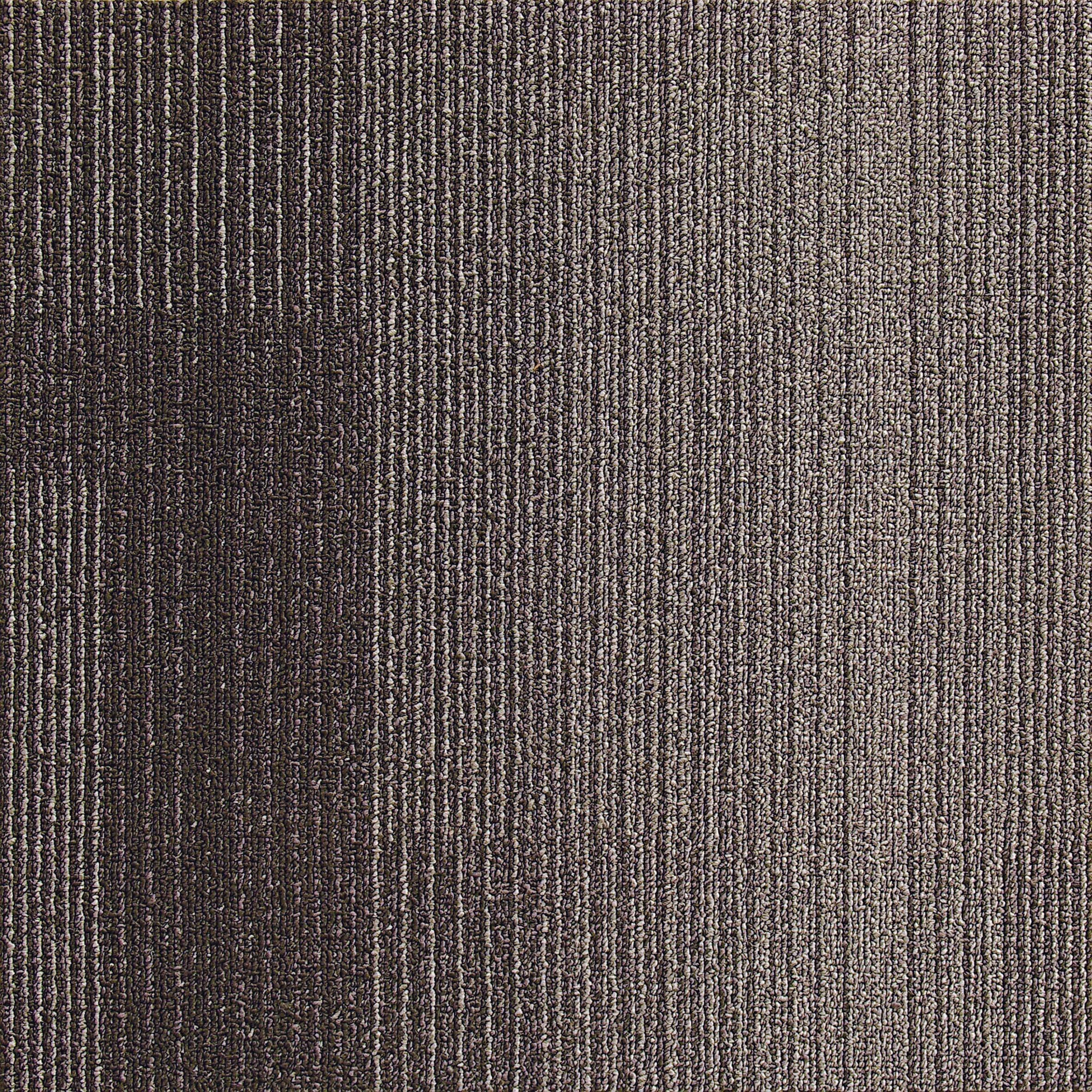811 022
