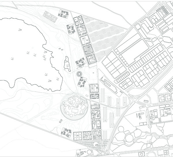 PLAN D'AMENAGEMENT URBAIN DE 70 Ha EN SITE NATUREL PROTEGE - EUROPAN 8 Lieu Alcazar de San Juan 02300, Espagne Date 2005 Mission Etude de stratégie urbaine, projet d’aménagement, esquisse architecturale de logements Equipe projet FMAU (mandataire) E.Bonduelle, A.Jammes, S. de Dreuille, H.Cruzado Programme Urbanité européenne et projets stratégiques, création de 1 300 logements, 75 000 m2 d’activités Surface site 70 ha, 138 000 m2 de logements Densité 2 000 hab / km2 Maîtrise d’ouvrage Ville d’Alcaraz de San Juan Montant des travaux n.d Crédits Photographiques © FMAU / Erwan Bonduelle / Herminio Cruzado / Simon de Dreuille / Anthony Jammes Comment coloniser de nouvelles terres entre ville et lagunes par un dispositif suburbain intensifié ? Parmi les fragments des tissus agricoles et des extensions urbaines, l’identité suburbaine est reconstituée à l’échelle du logo, de la voiture, du bâtiment objet (usine, centre commercial) ou du pavillon de lotissement. La géographie d’un annuaire en somme. Pourtant, nous le savons, le rêve individualiste projeté sur ces territoires est souvent un leurre, tout au plus un compromis médiocre. Les périphéries des villes contiennent les potentiels de modèles plus généreux, rapportés à la dimension spécifique dans laquelle elles se développent. Aujourd’hui, dans le plein profit de leur vitalité, elles appellent une mise à jour qui prendrait positivement acte de ce qu’elles ont révélé: leur inachèvement intrinsèque, une monumentalité qui leur est propre. Nous proposons, en jouant avec la substance suburbaine de pervertir sa nature de pure spéculation ; d’isoler certaines entités, interroger leur programme, leurs formes, au regard de celles qui les ont précédées. Nous inscrirons leurs qualités sémantiques dans un autre texte qui les dépasse, plus lyrique et plus précis, tant il est vrai qu’habiter au sens où nous l’envisageons nécessite de pouvoir échapper à la confusion, de savoir où l’on habite dans un système de référence large. Un enchaînement de situations luxueuses dans leur nature, une évidence territoriale appuyée sur une certaine clarté géographique.