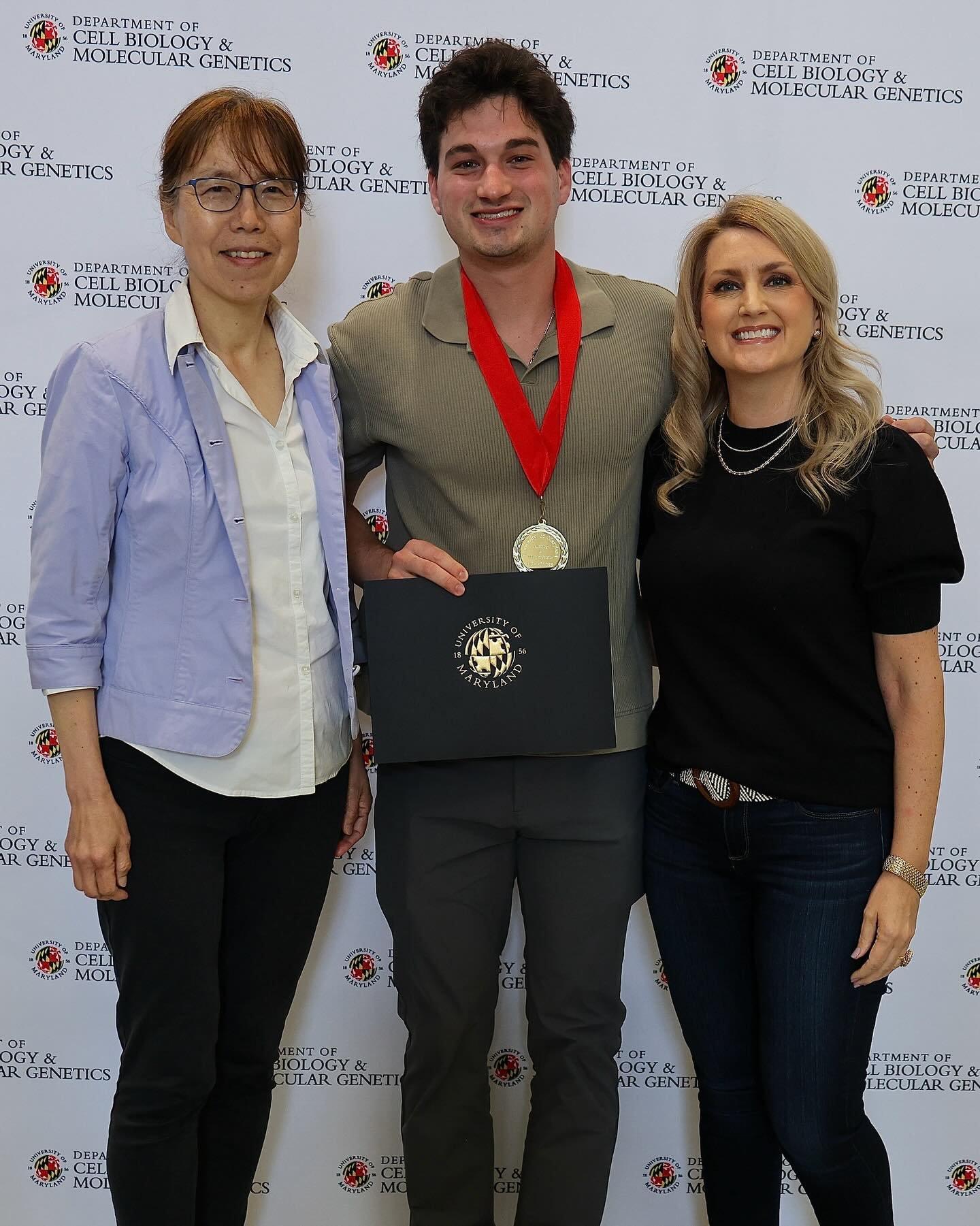 @bsciumd Terp Spotlight: DARIN MICHAELS

Recipient of the Dr. P. Arne Hansen Award for CBMG Honors Program Outstanding Thesis

CBMG Departmental High Honors
Thesis Title: The Impact of B cell Specific Neutral Lipid Accumulation on B cell Function and