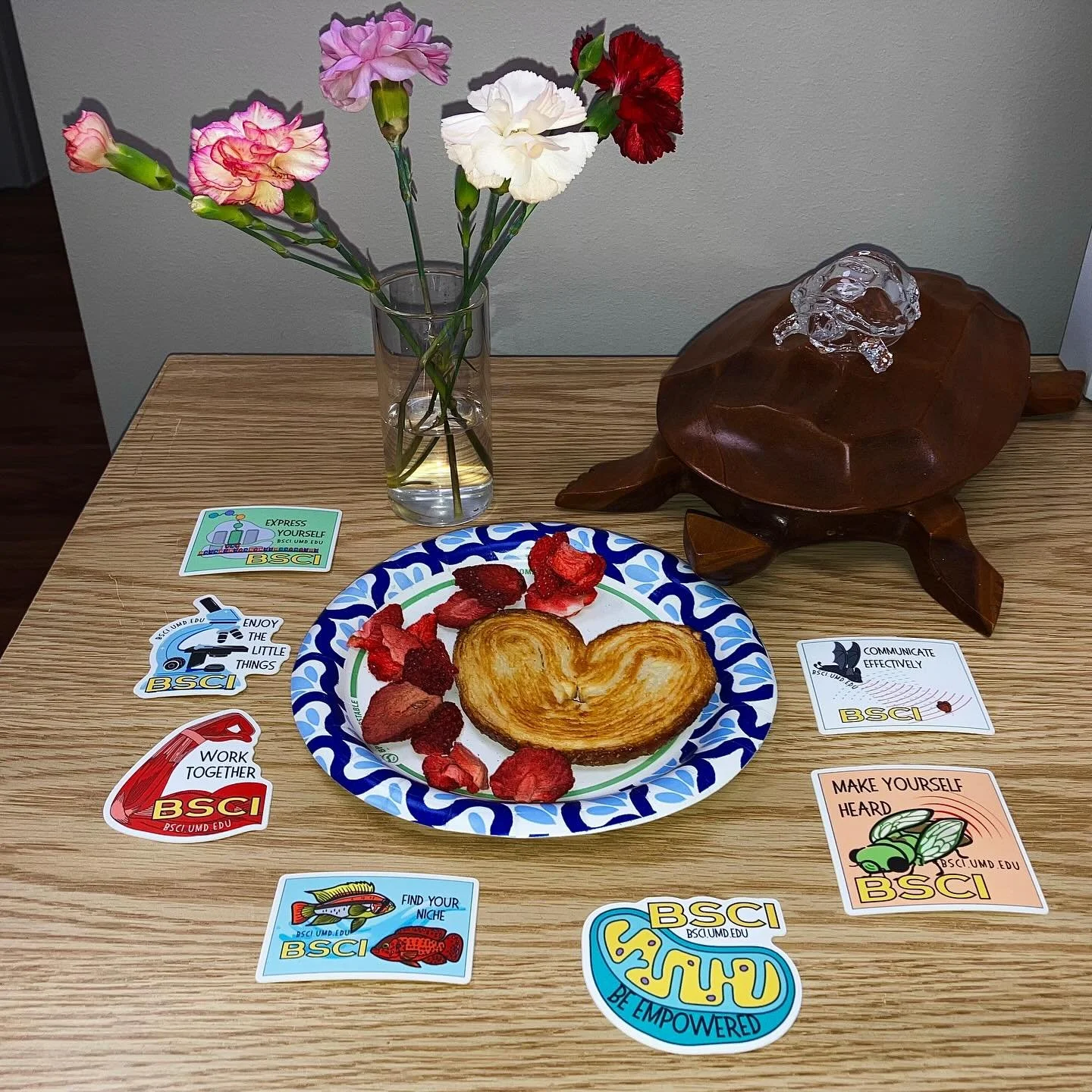 JOIN BSCI &amp; NEUR in 1210 Biology Lounge (Bio-Psyc Building) TODAY at 12PM for a creative midweek break!

Make custom buttons, write thank you cards, put together puzzles, or build with legos while meeting fellow ScienceTerps. 

Limited Edition BS