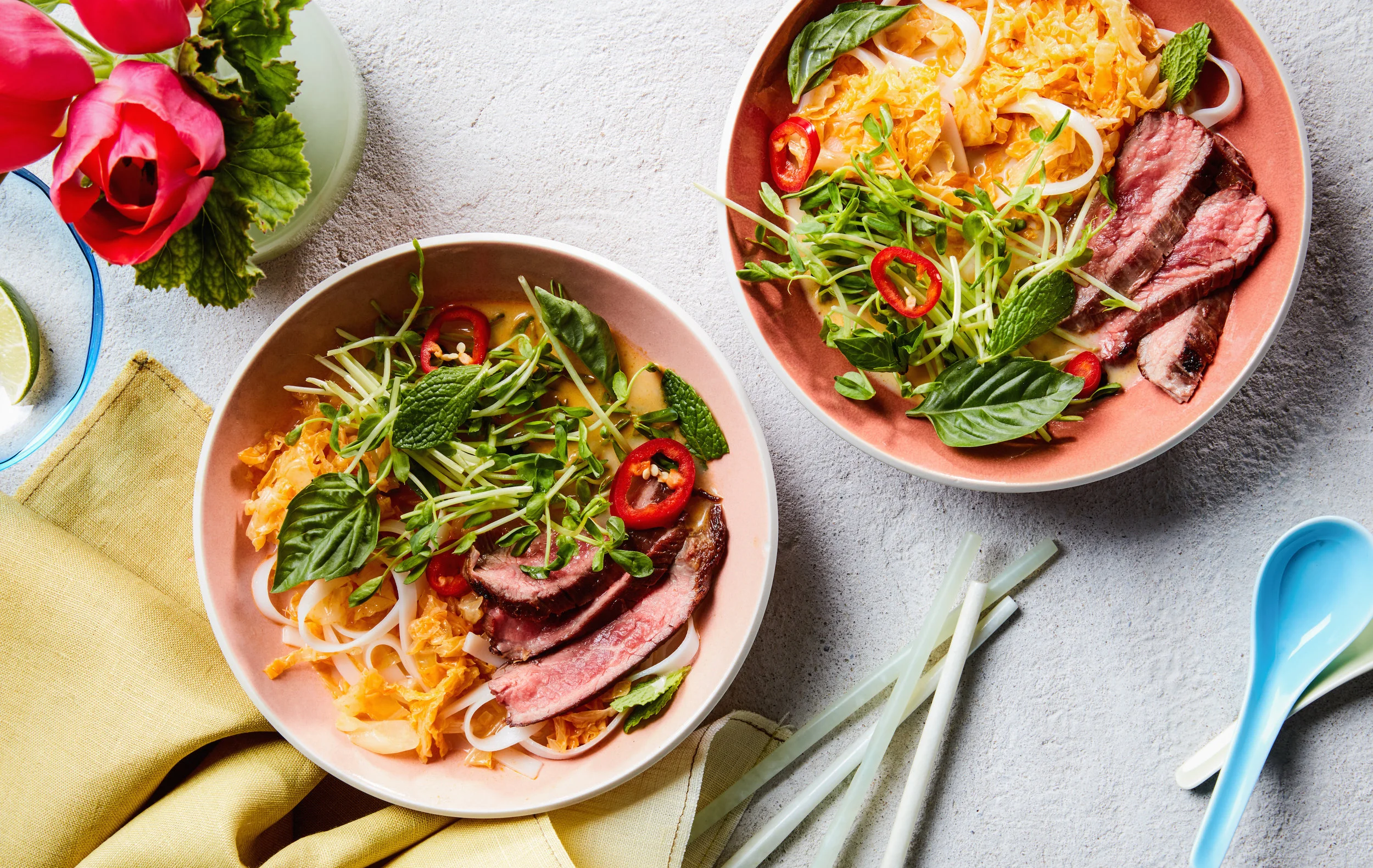 Rice-Noodle-Red-Curry-Bowls-with-Steak-09032017.jpg