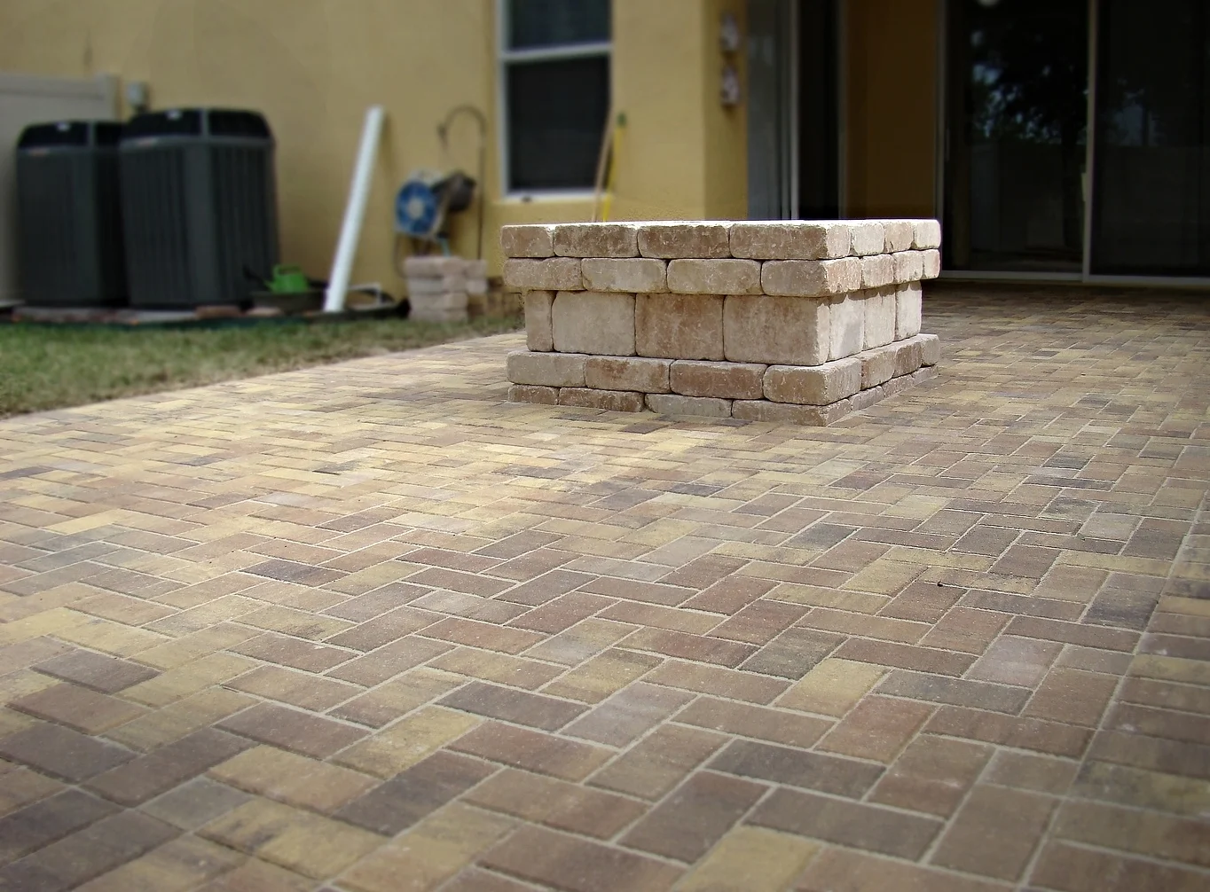 Melbourne firepit and paver patio.jpg