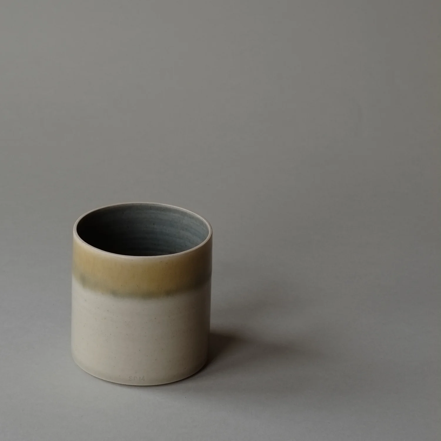 Cylinder_Blue_Mustard3.jpg
