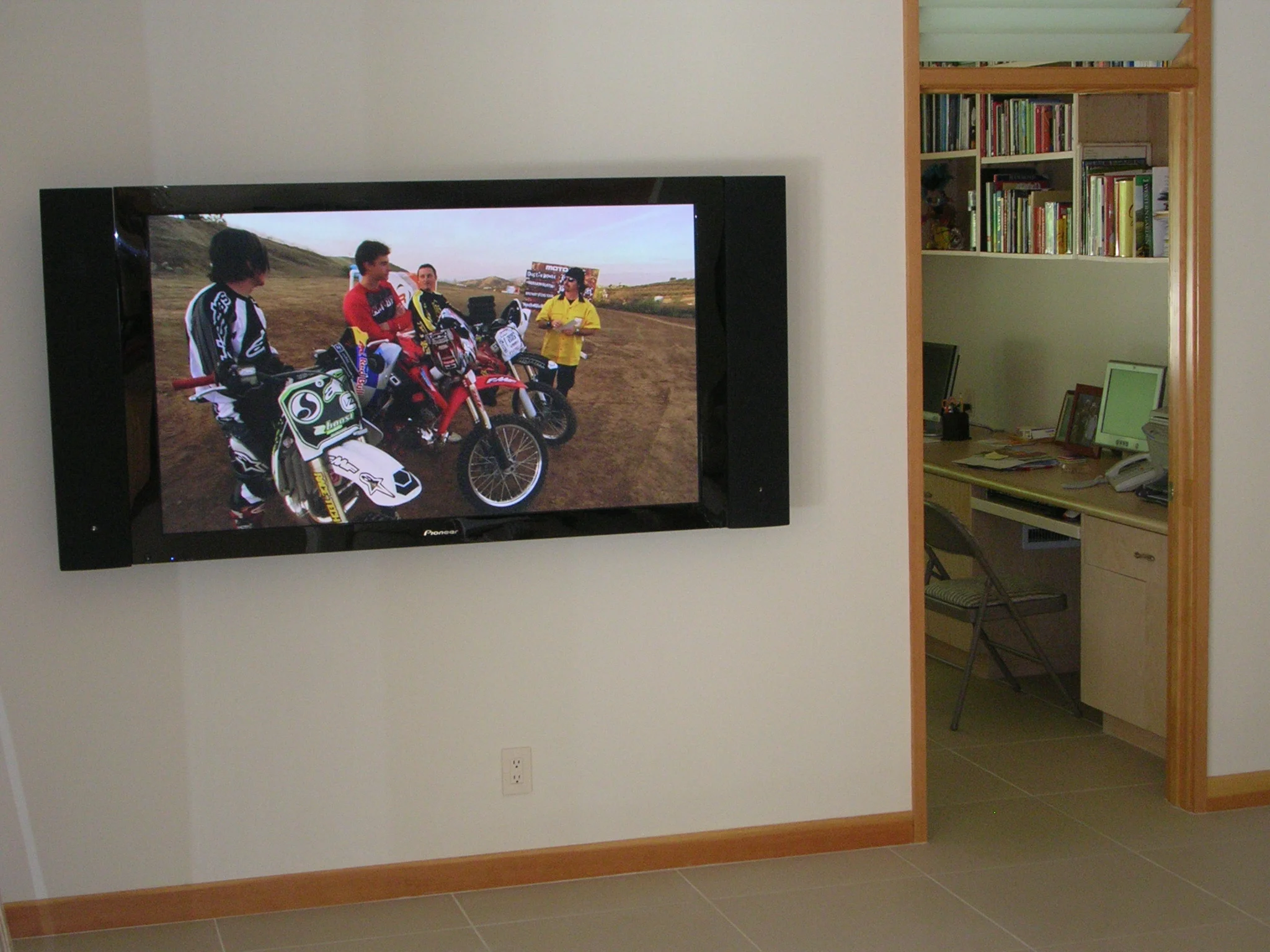 Flat Screen 5.JPG