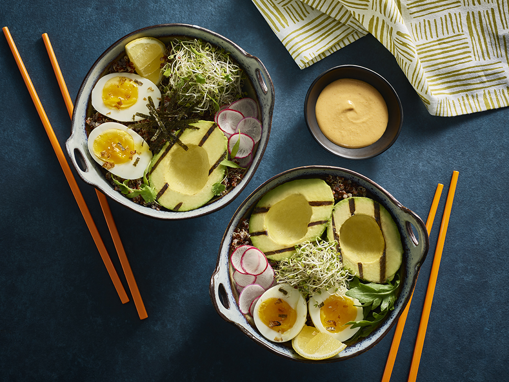 MakeYourOwnAvocadoBowl_NoSauce.jpg