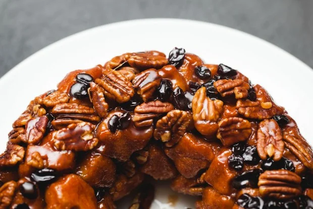 Cinnamon-Pecan-Carmelly-Pull-Apart-Thing