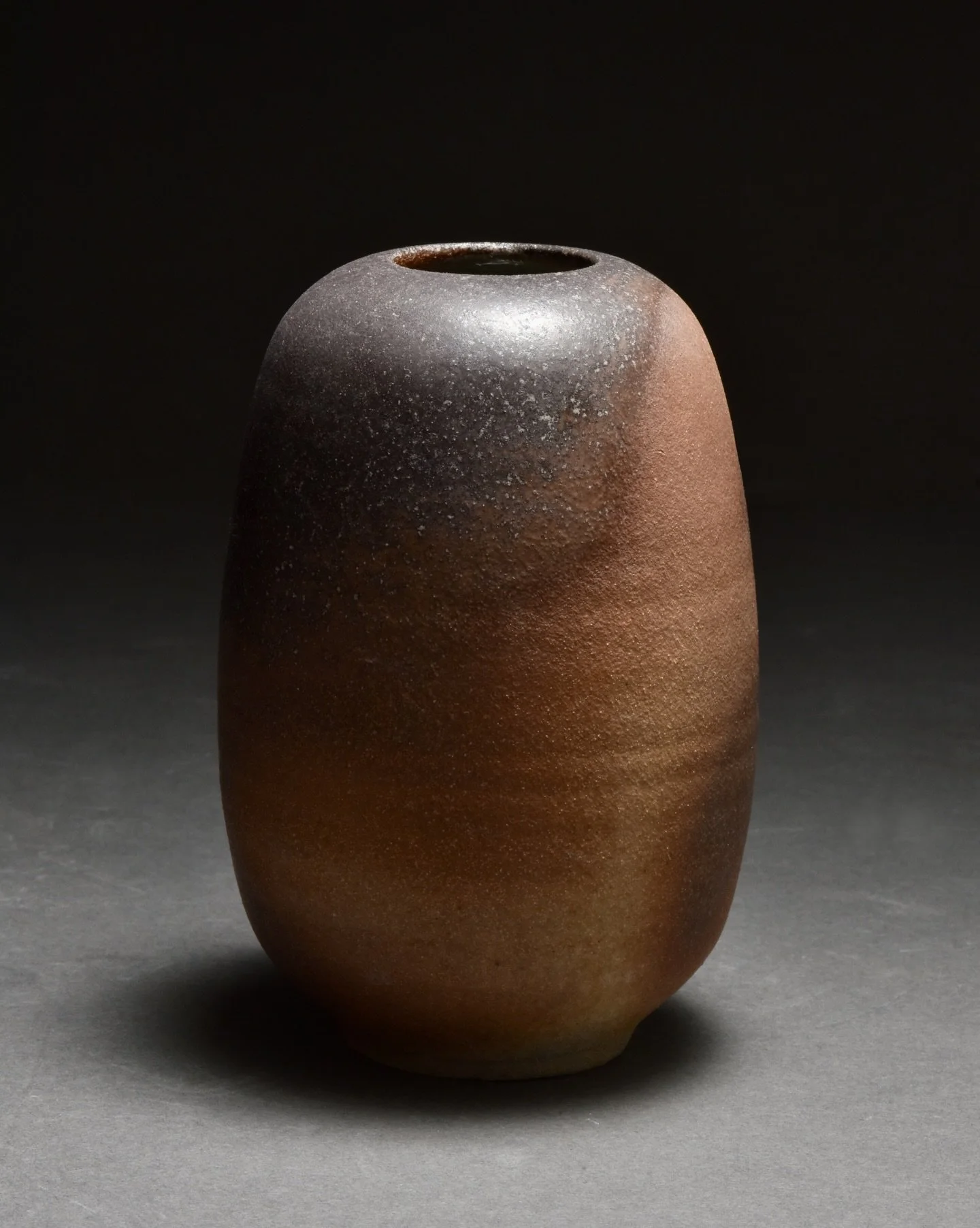 @katland is a friend from @thepottersstudio who kindly included my piece in a wood firing she was participating in. So kind! The piece came out really nicely!