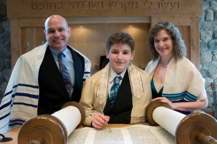 BILL-ARI-NICOLE_AT_TORAH_52072.jpg