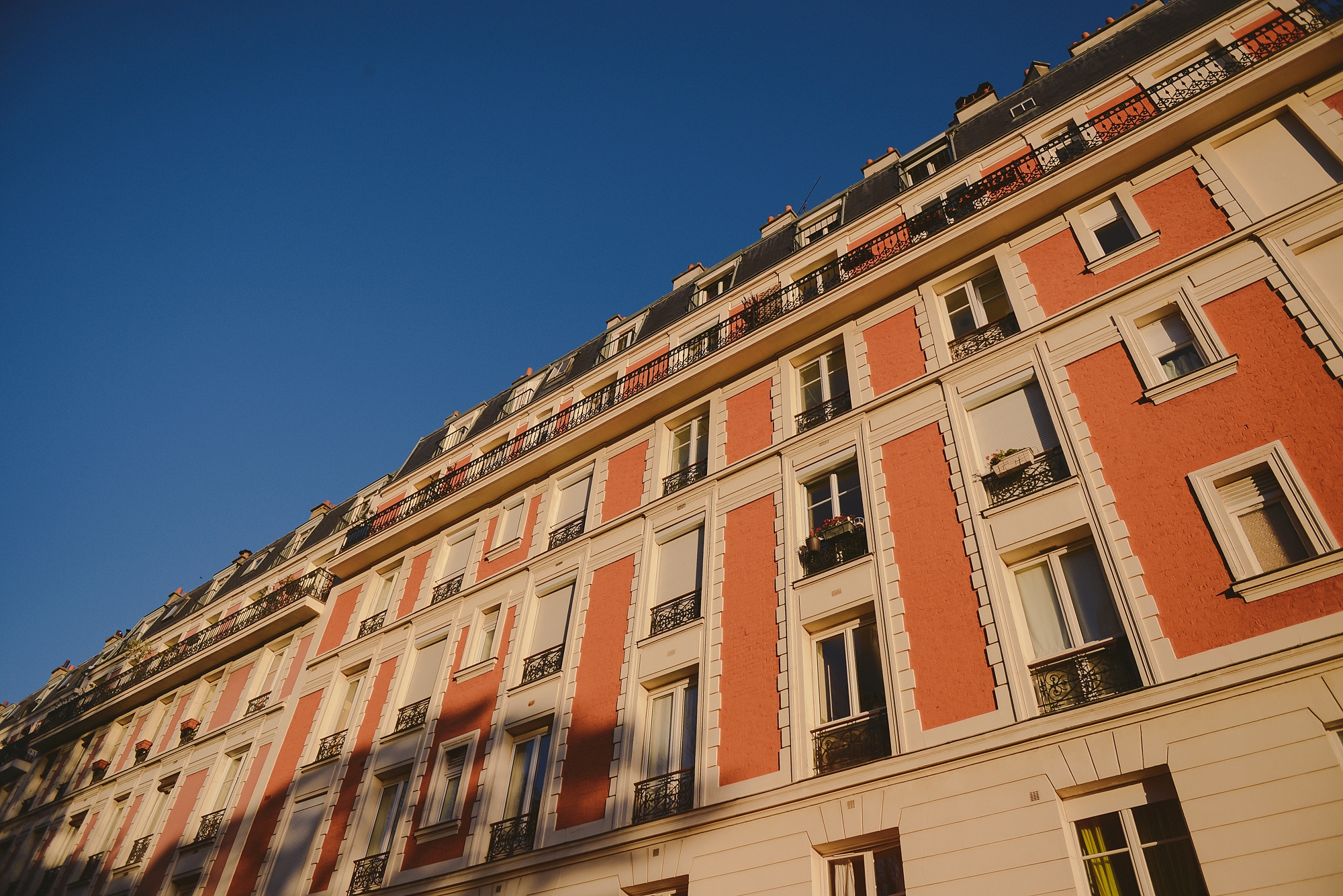 building by sunset in paris_0022.jpg