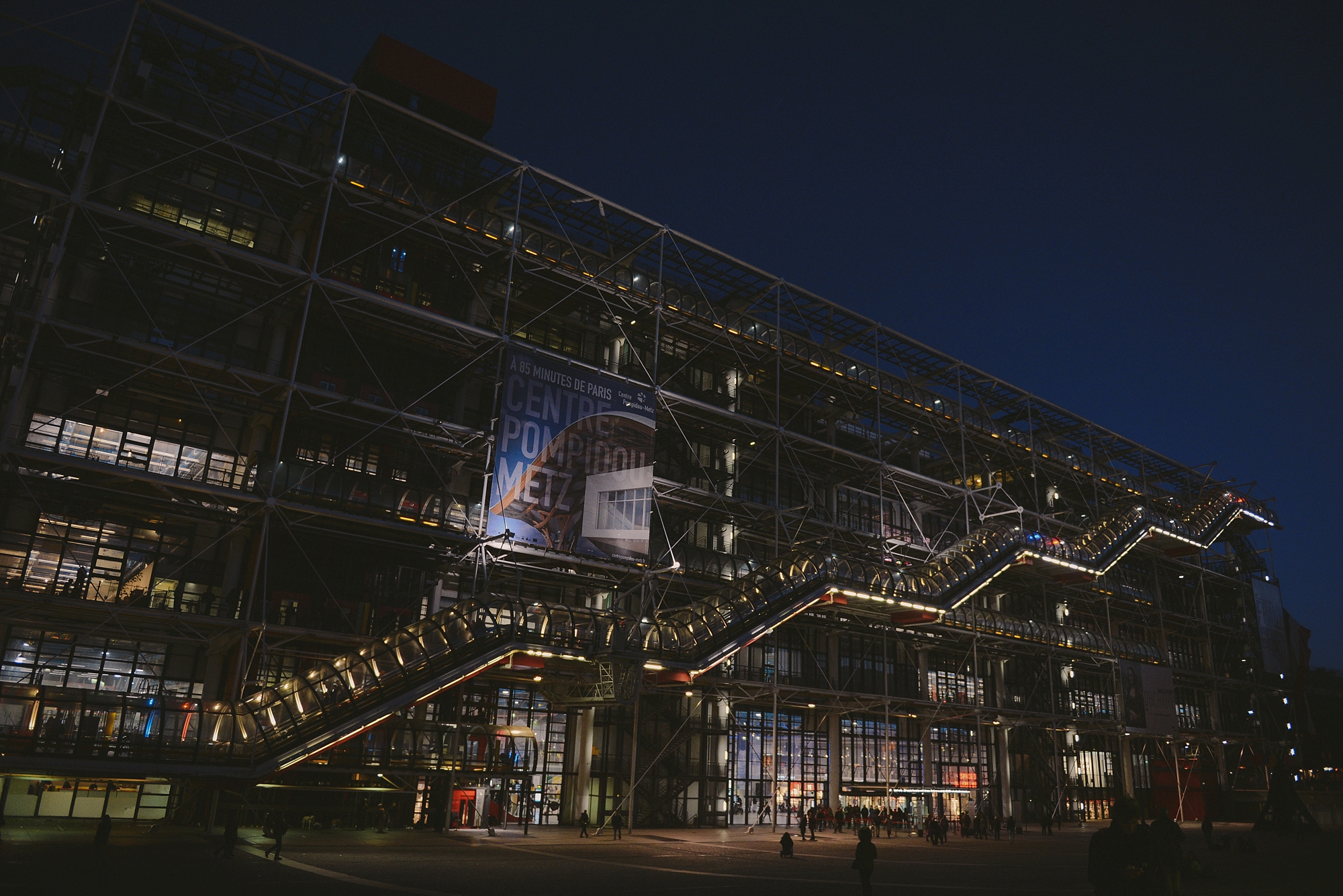 pompidou exterior by night_0024.jpg