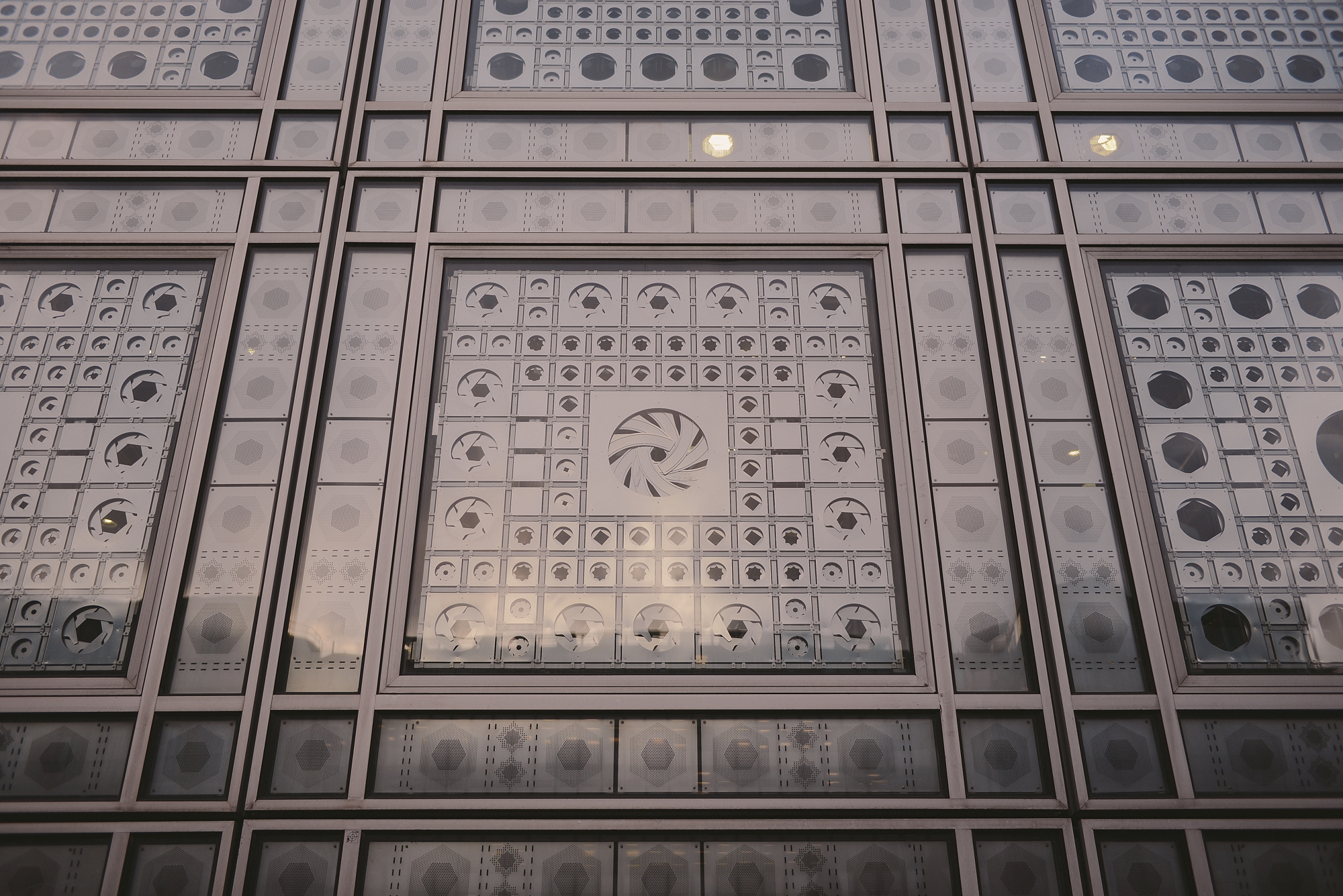 arab institute facade detail_0069.jpg