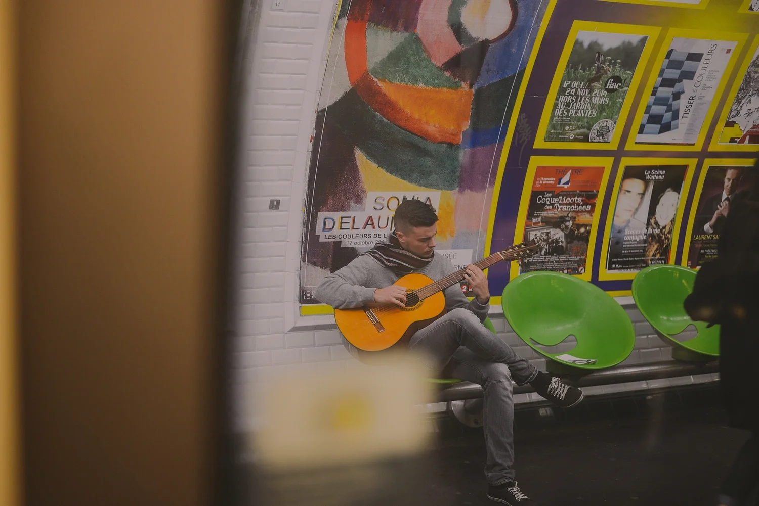 busking+in+metro+station_0012.jpg
