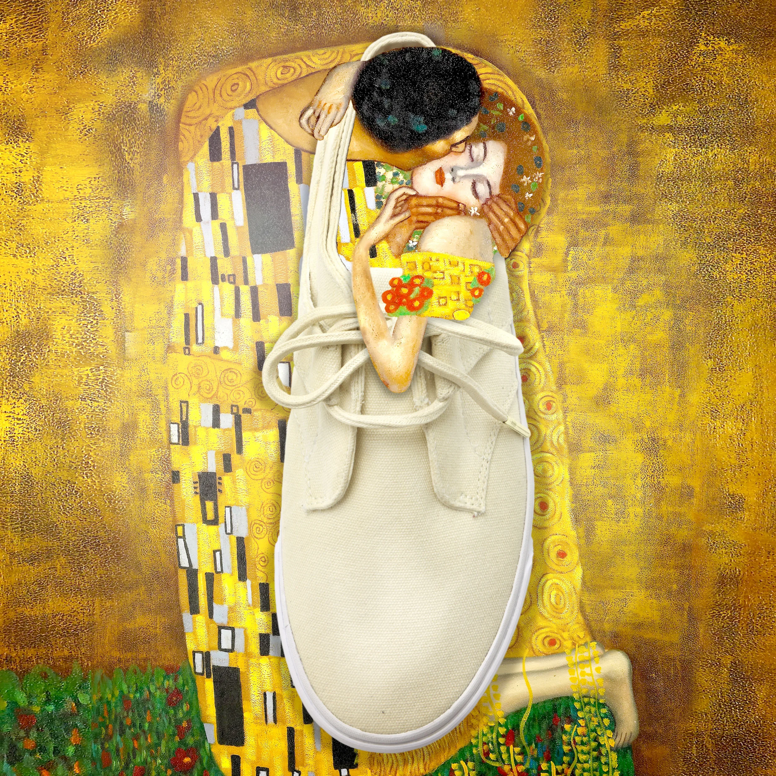 GUSTAV KLIMT_THE KISS.jpg