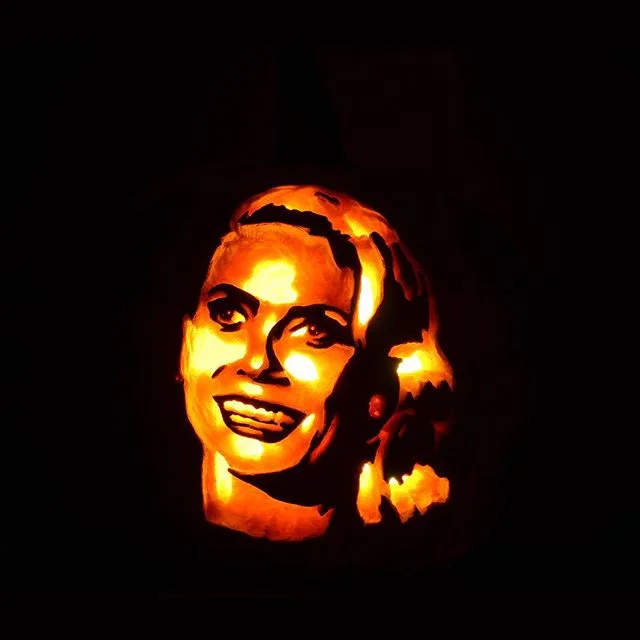 🎃 H  A  L  L  O  W  E  E  N 🎃

#heidiklum #heidihalloween #halloween #halloween2017 #aufwiedersehen #pumpkin #pumpkincarving #pumpkinmasters2017