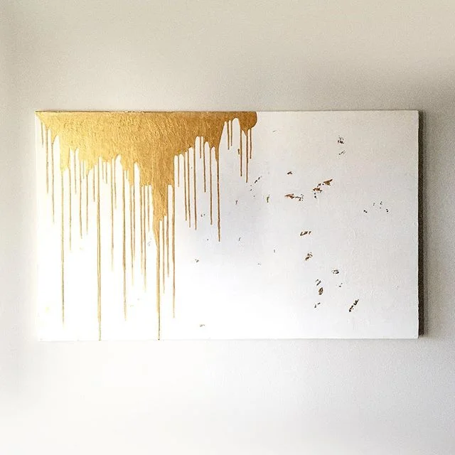 👨🏼&zwj;🎨 #art #artist #painter #painting #acrylicpainting #abstractpainting #abstractart #abstract #whiteandgold