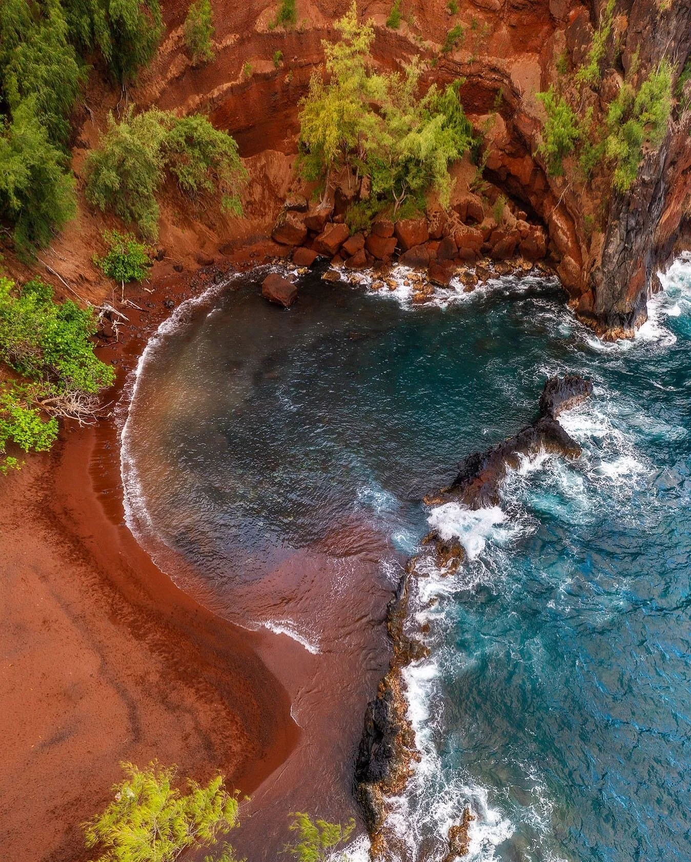 If you&rsquo;re on the west coast, you know this heat wave is no joke! Really missing that cool ocean breeze in Hawaii. Excited to share more from my trip! Hope everyone is staying cool and enjoying their week! 🏖🌊☀️